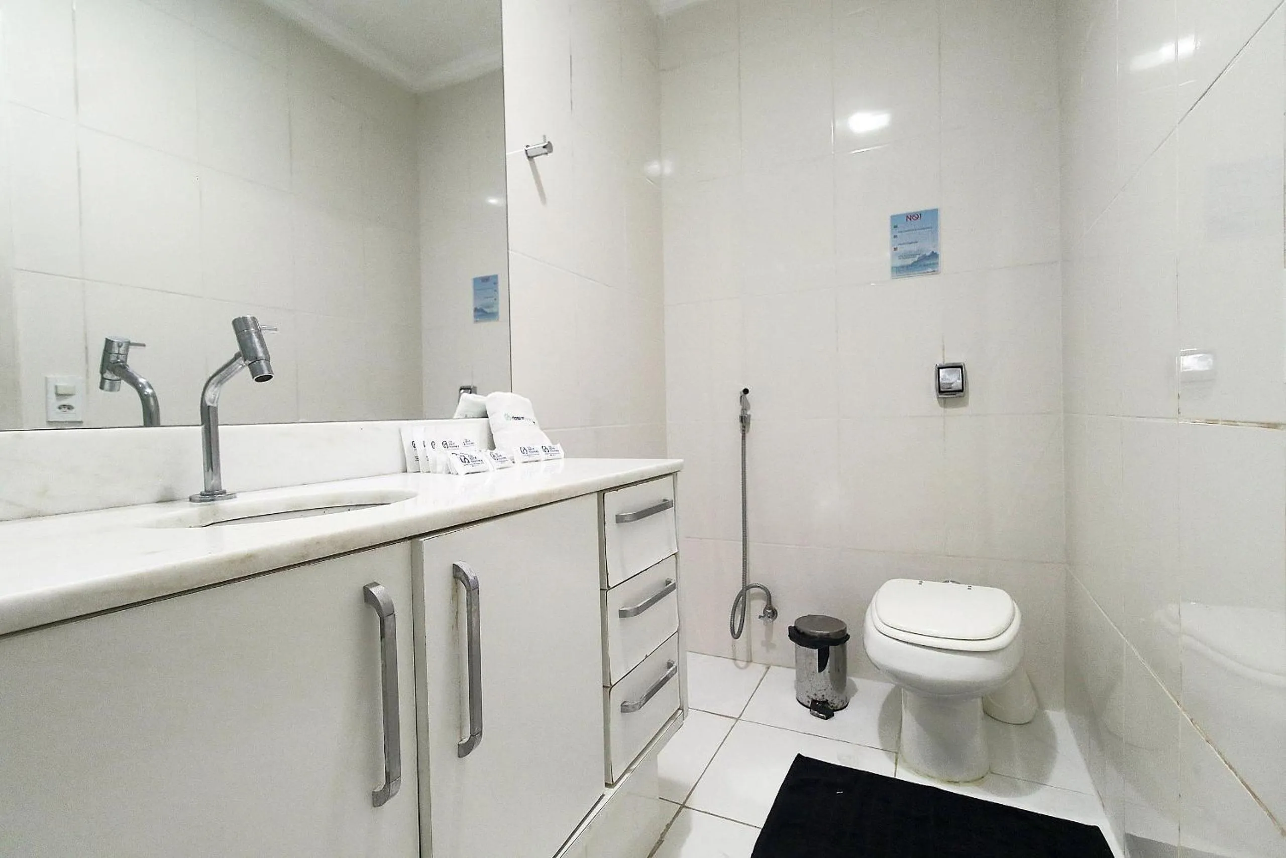 Toilet in Rio Spot Atlantica 2440