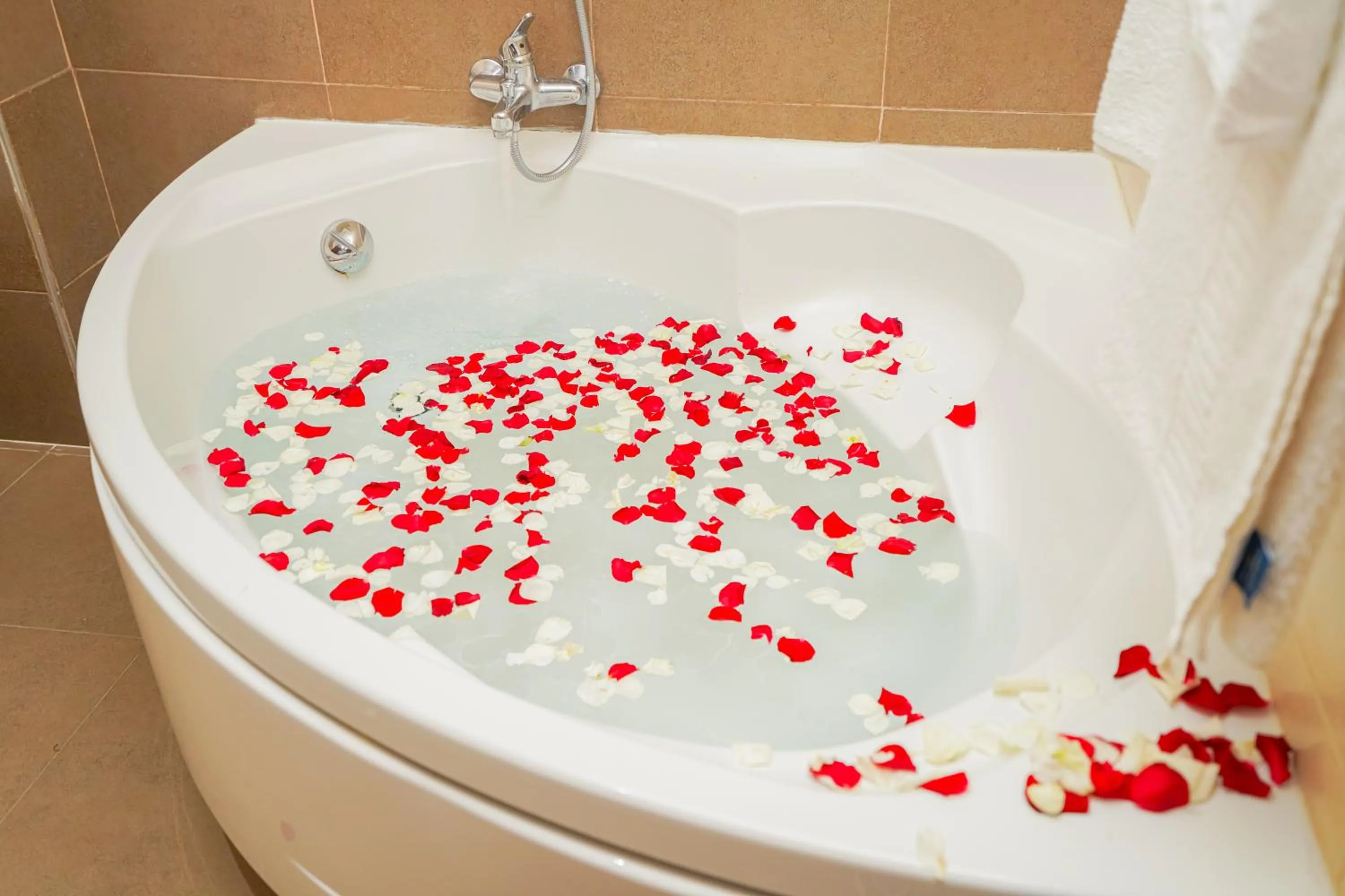 Shower in Tanger Med Hotel, Conference & Catering