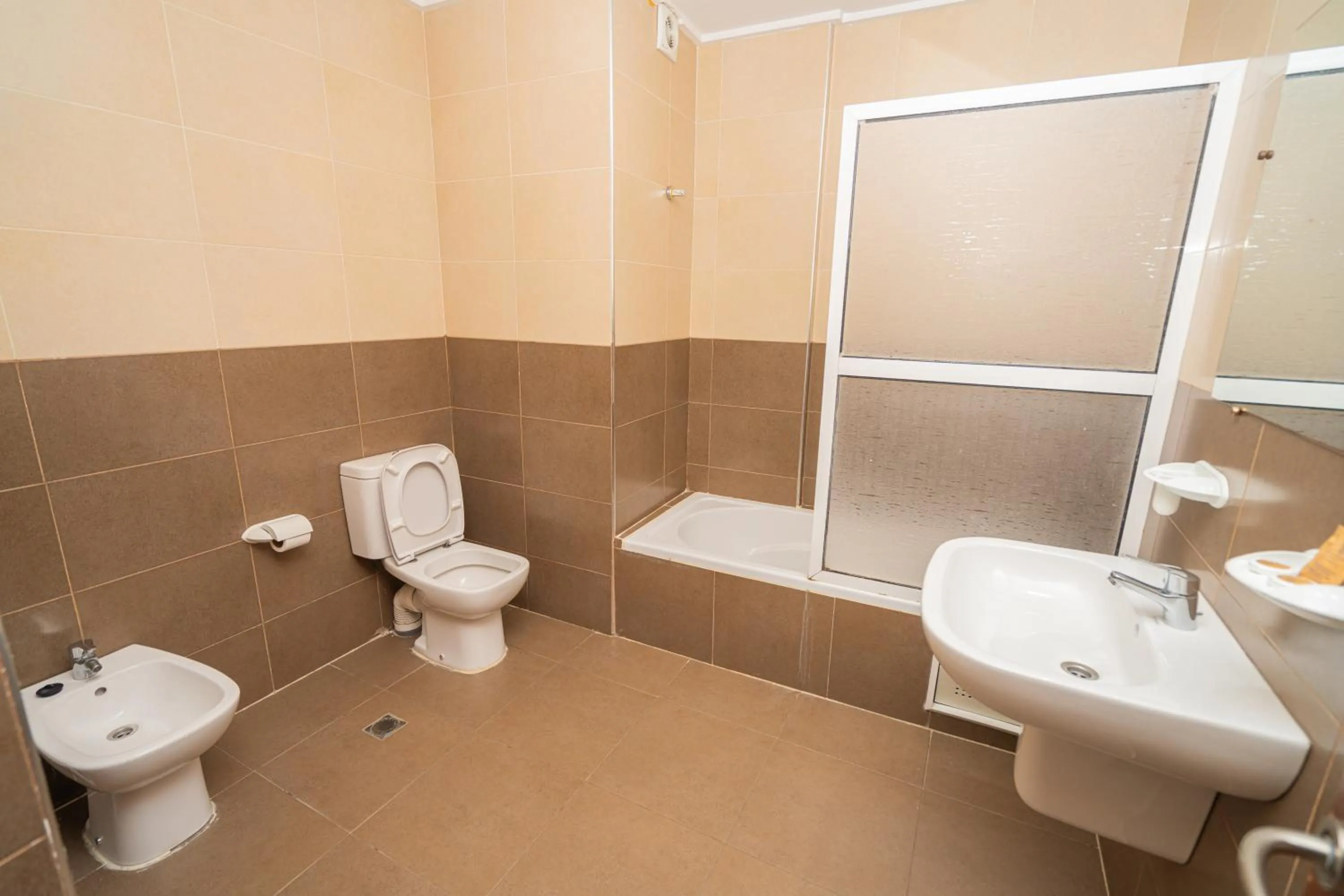 Shower in Tanger Med Hotel, Conference & Catering