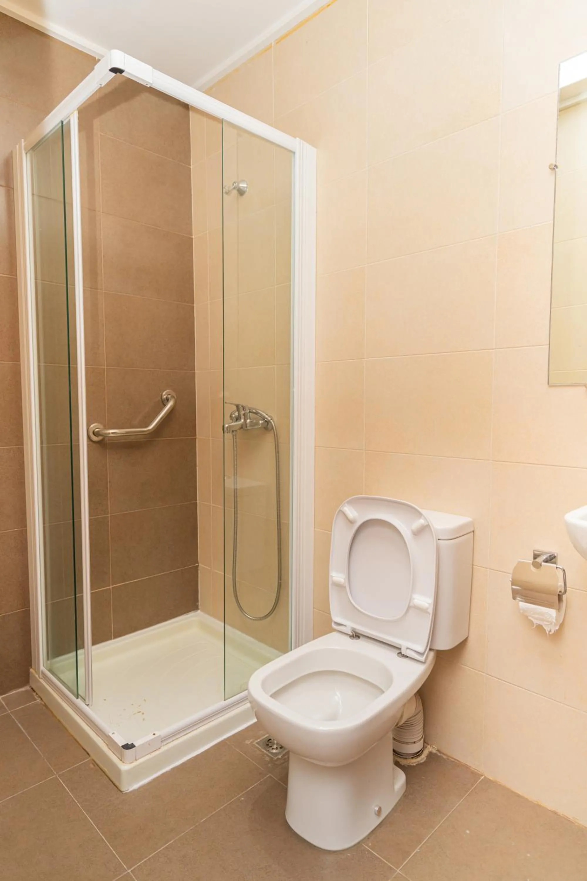 Shower in Tanger Med Hotel, Conference & Catering