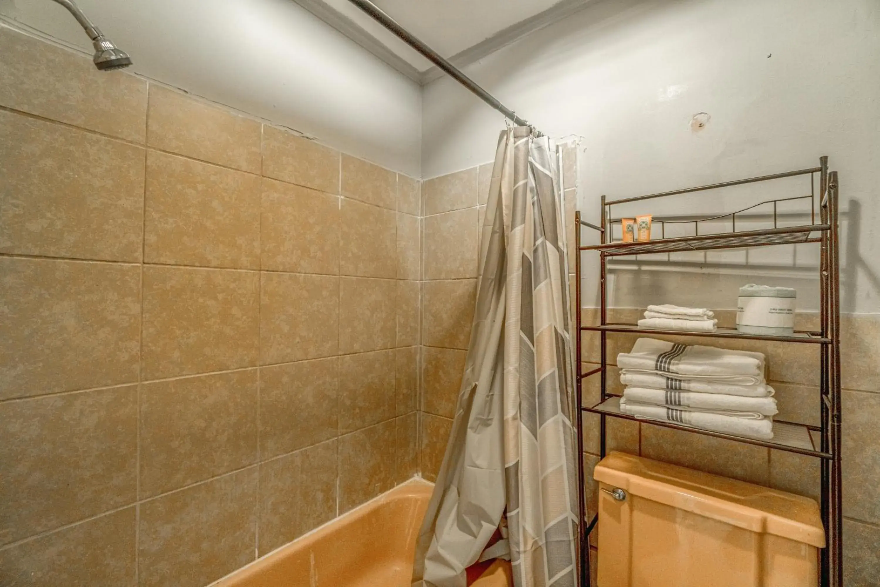 2 Full Bed Smoking in OYO Holiday Capri Motel & Rv Park 2 Full Bed Smoking in OYO Holiday Capri Motel & Rv Park