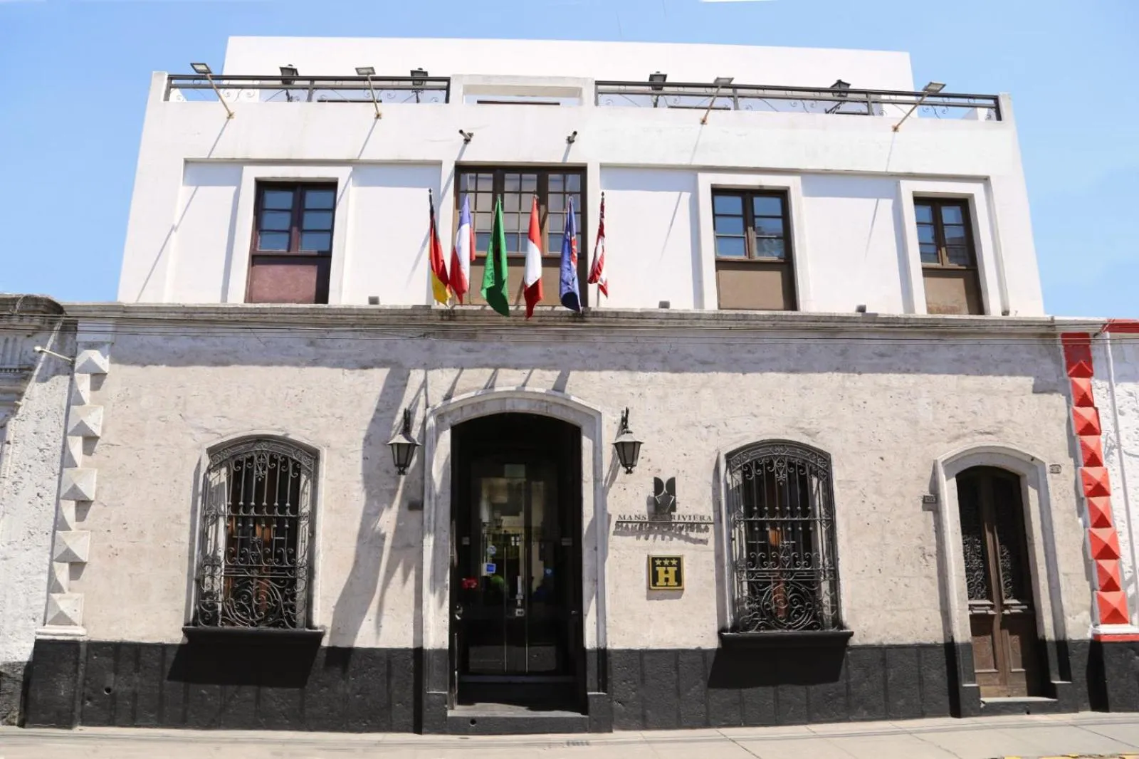 Property building in Hoteles Riviera Mansion