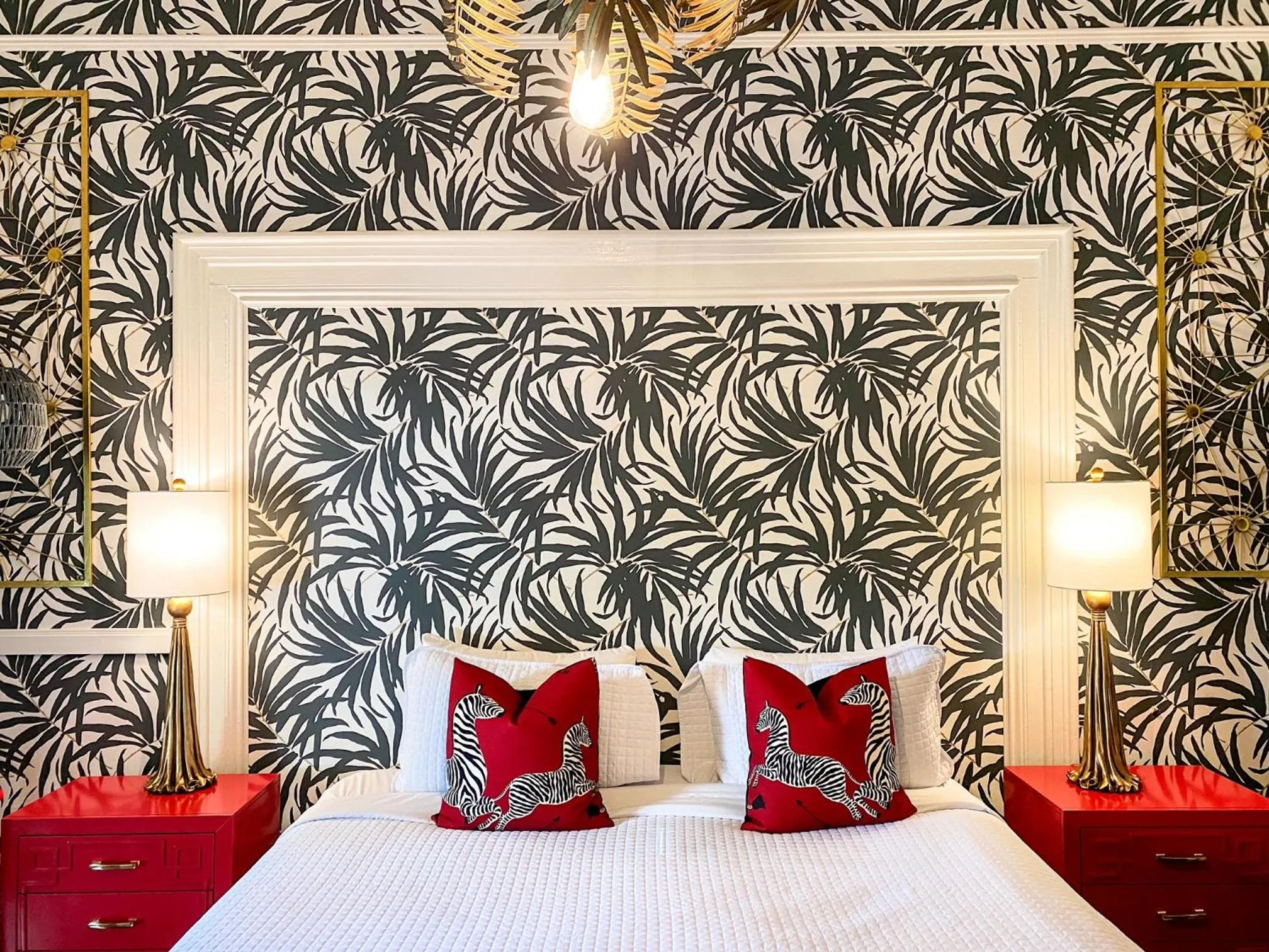 Bed in Marreros Guest Mansion - Adult Only