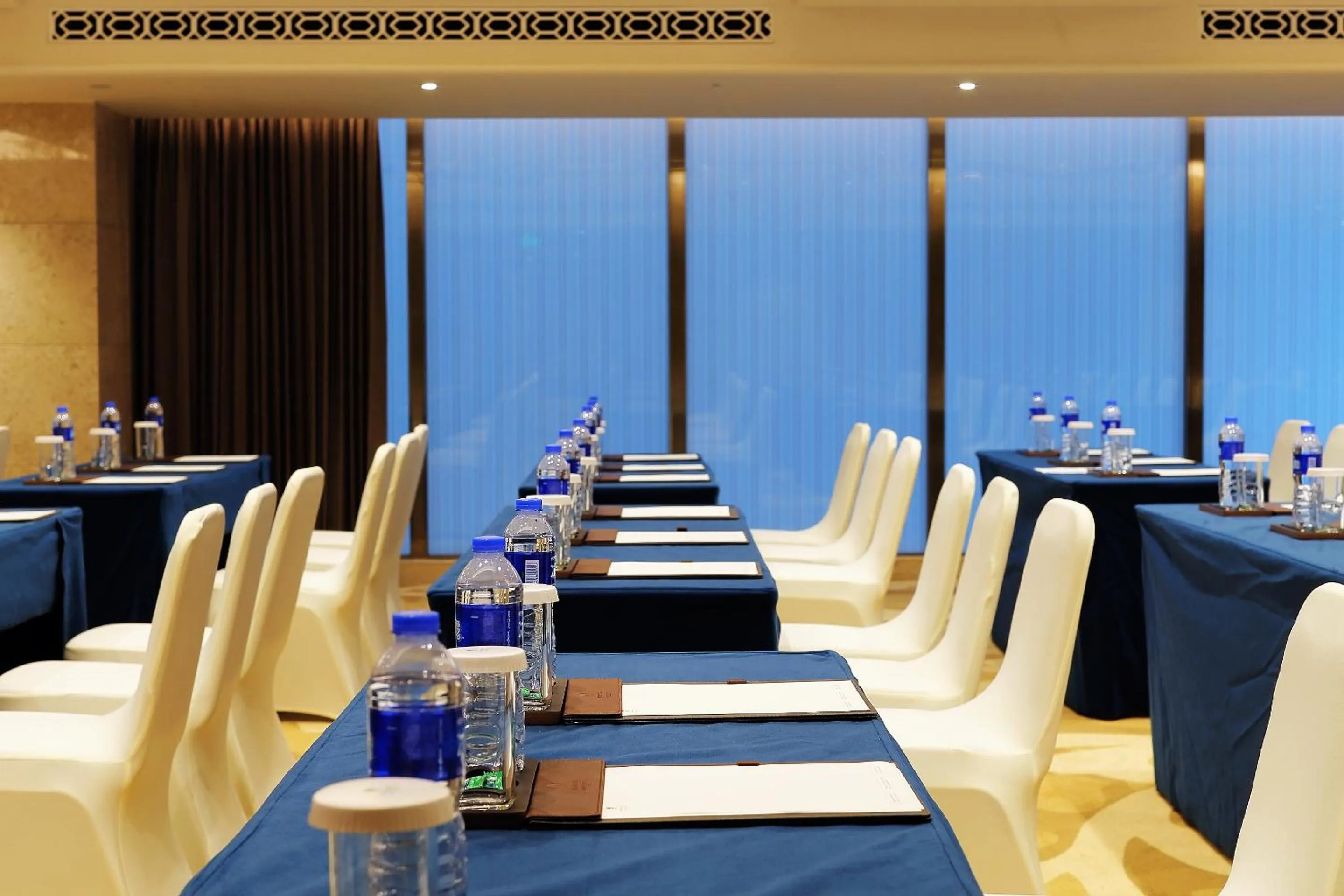 Meeting/conference room in Fuzhou Lakeside Hotel