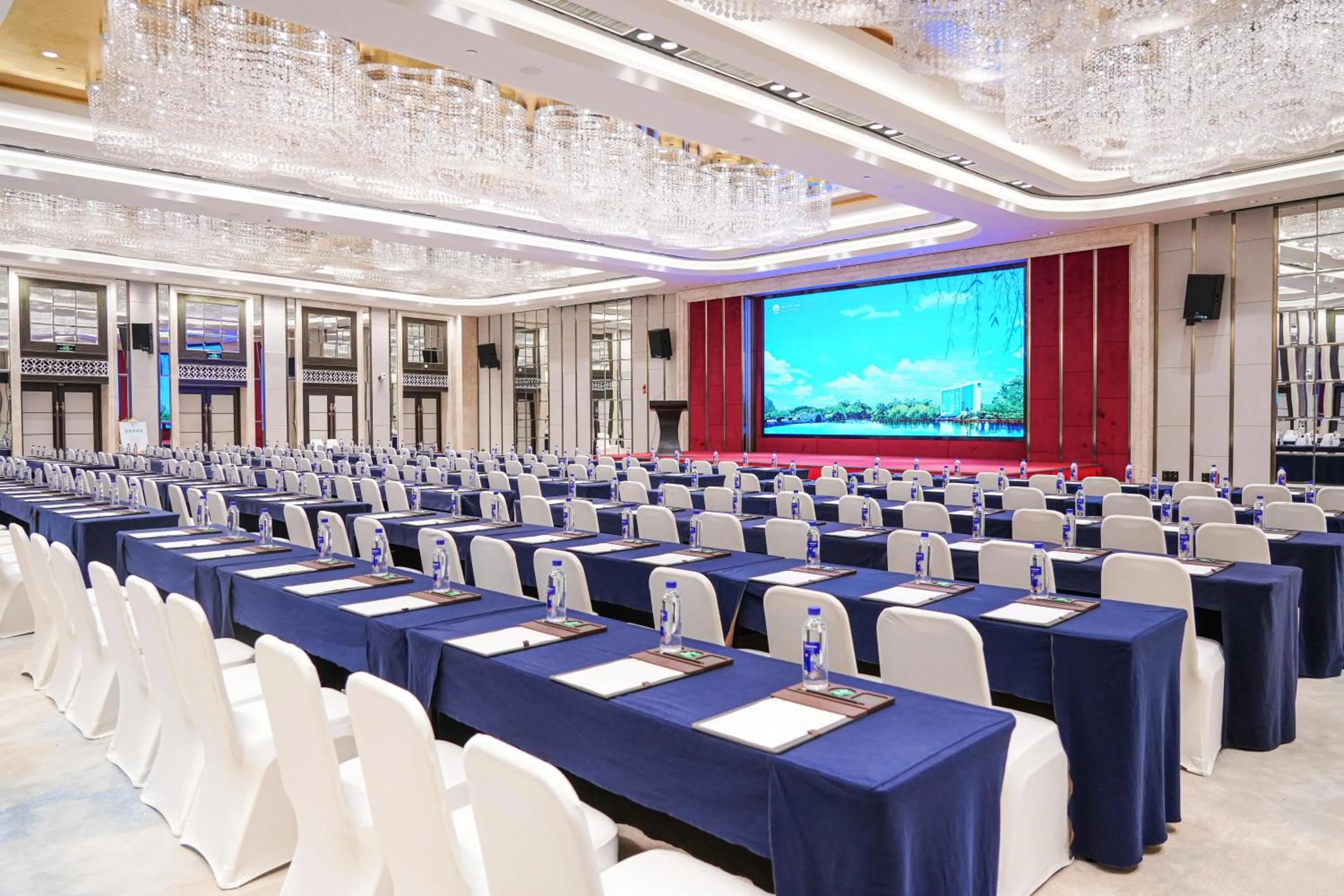 Meeting/conference room in Fuzhou Lakeside Hotel