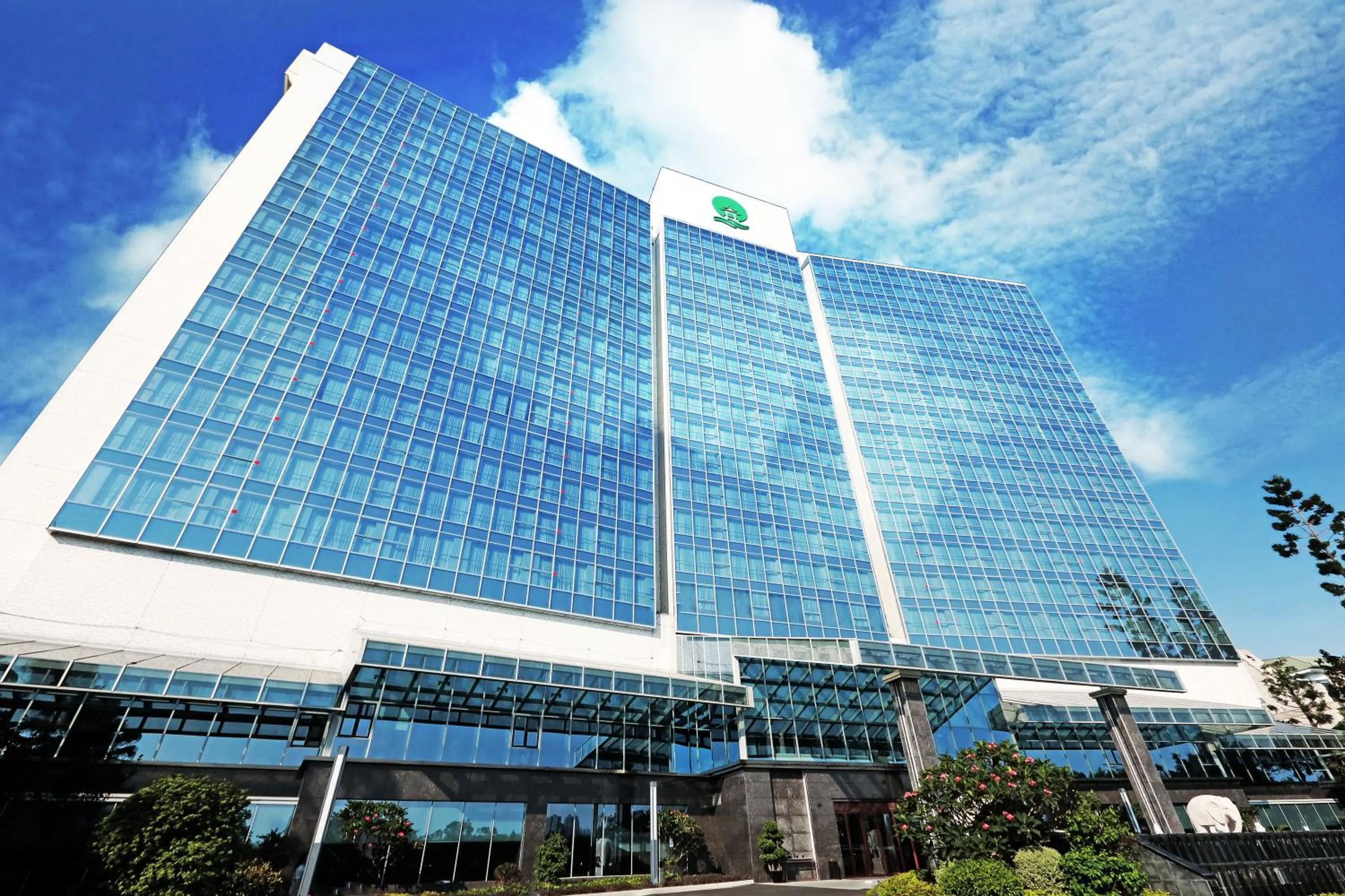 Property building in Fuzhou Lakeside Hotel