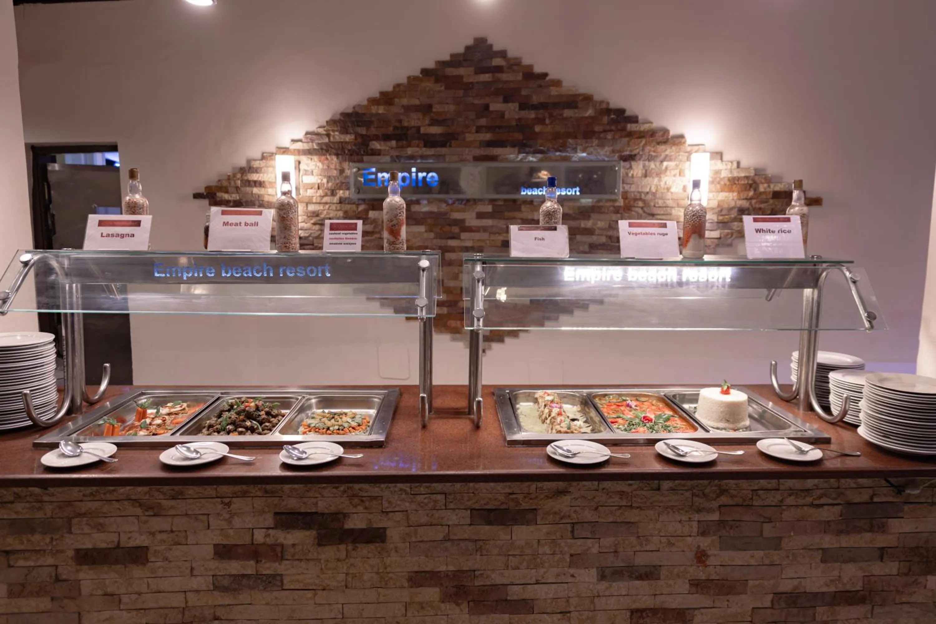 Restaurant/places to eat in Empire Beach Aqua Park