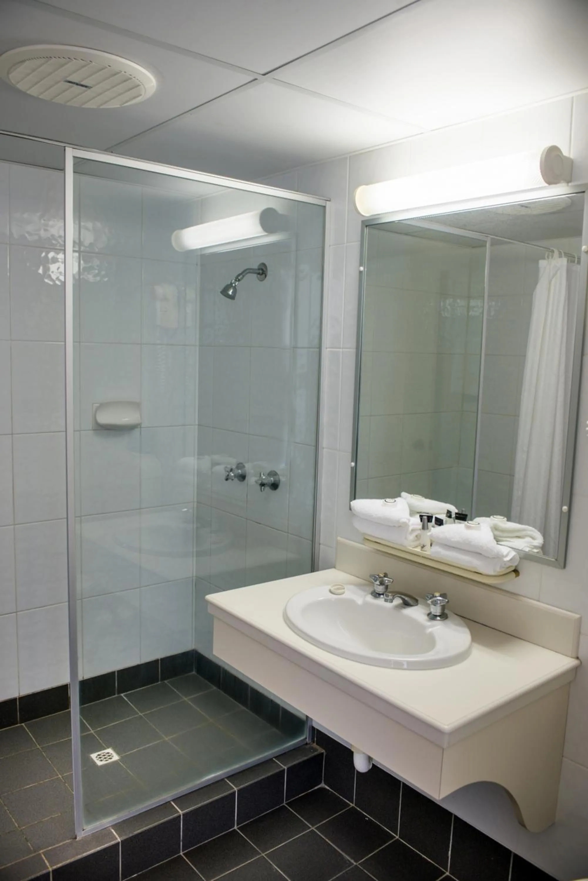 Bathroom in Alloggio Newcastle Beach