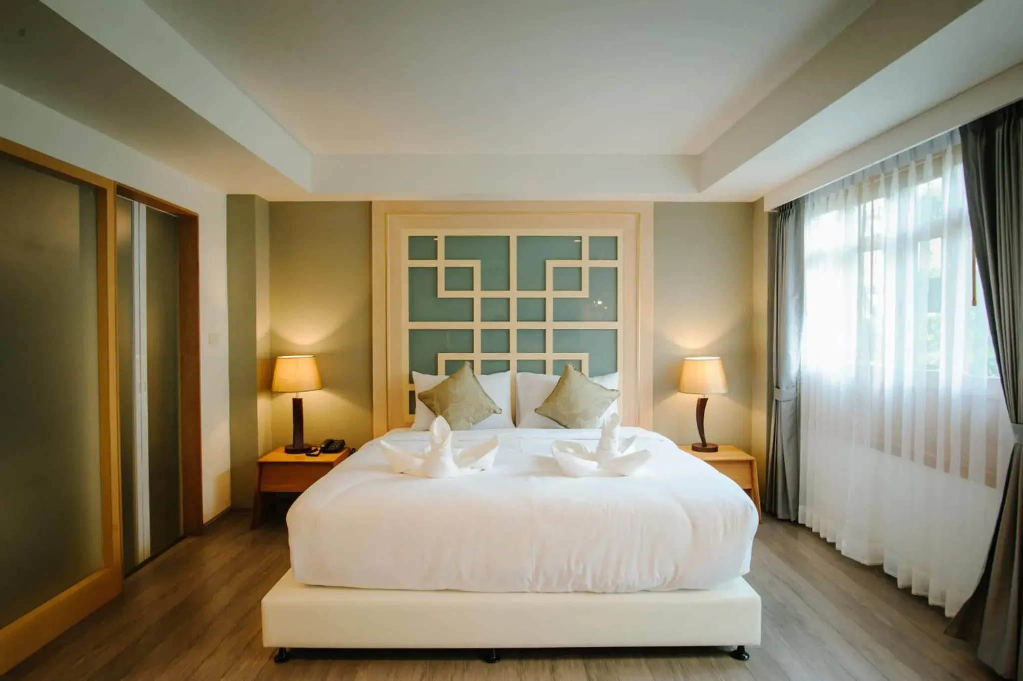 Deluxe Double Room in Moon Dragon Hotel Deluxe Double Room in Moon Dragon Hotel