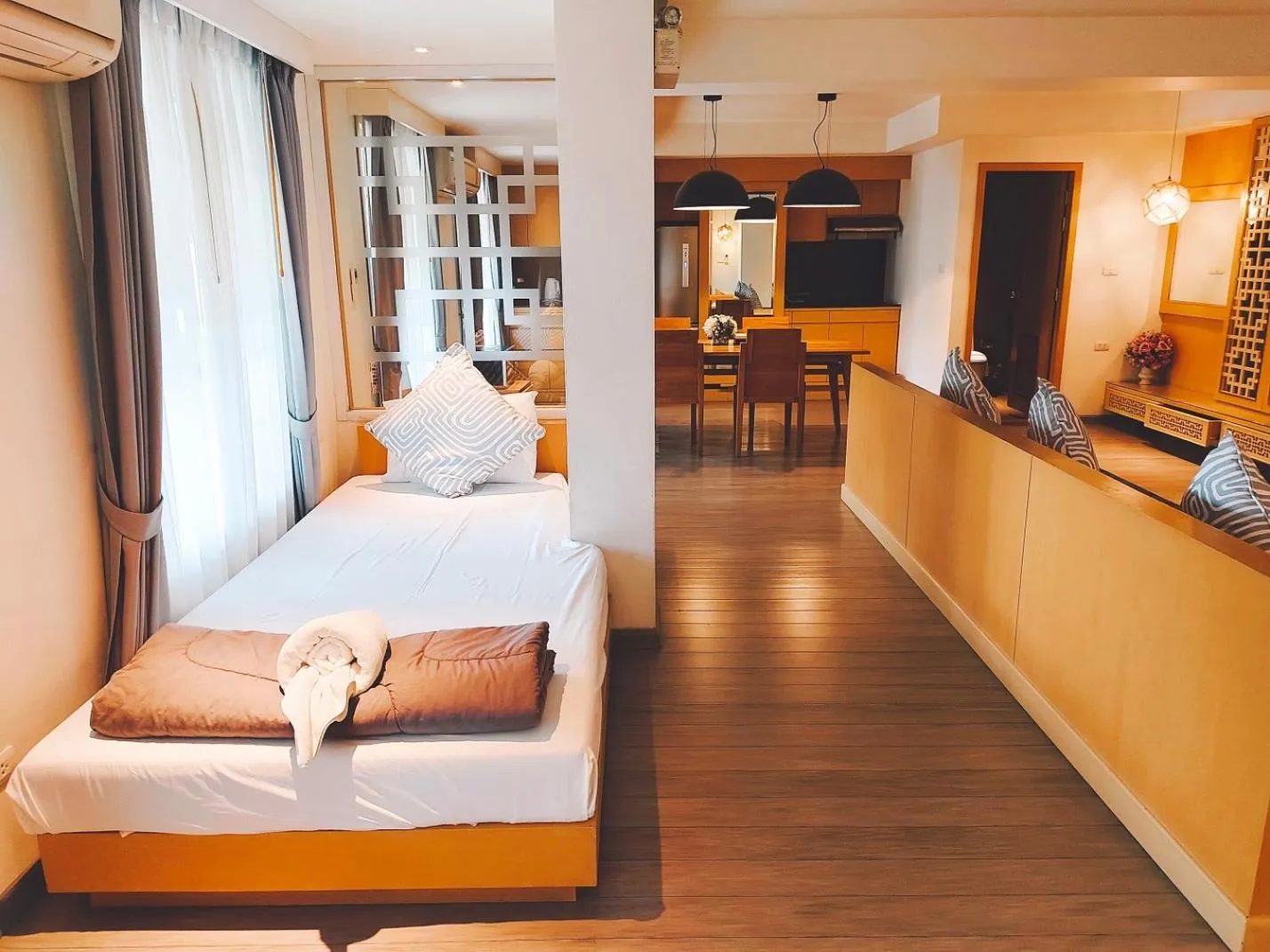 Bed in Moon Dragon Hotel