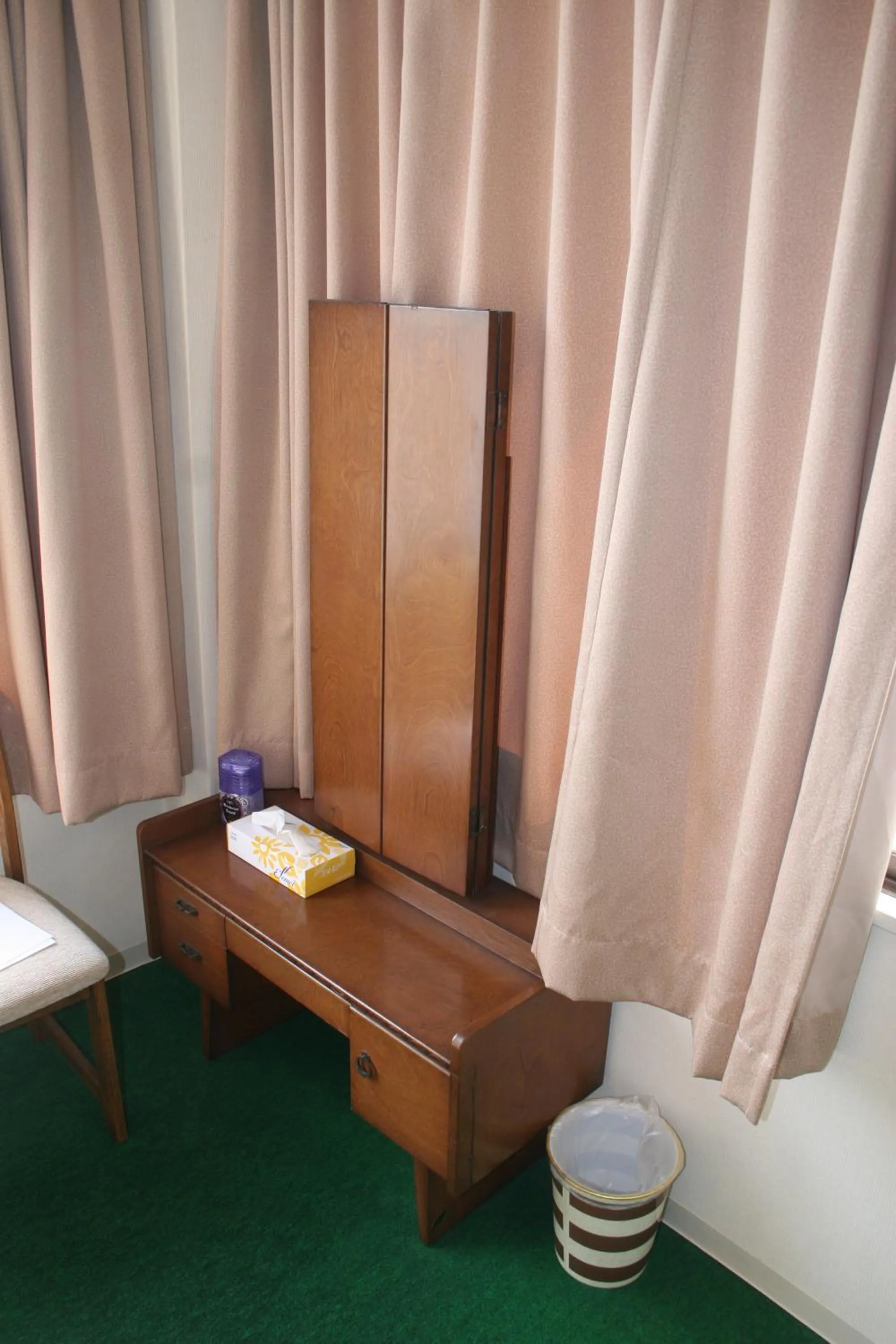 Photo of the whole room in Travellersdou Kirinya