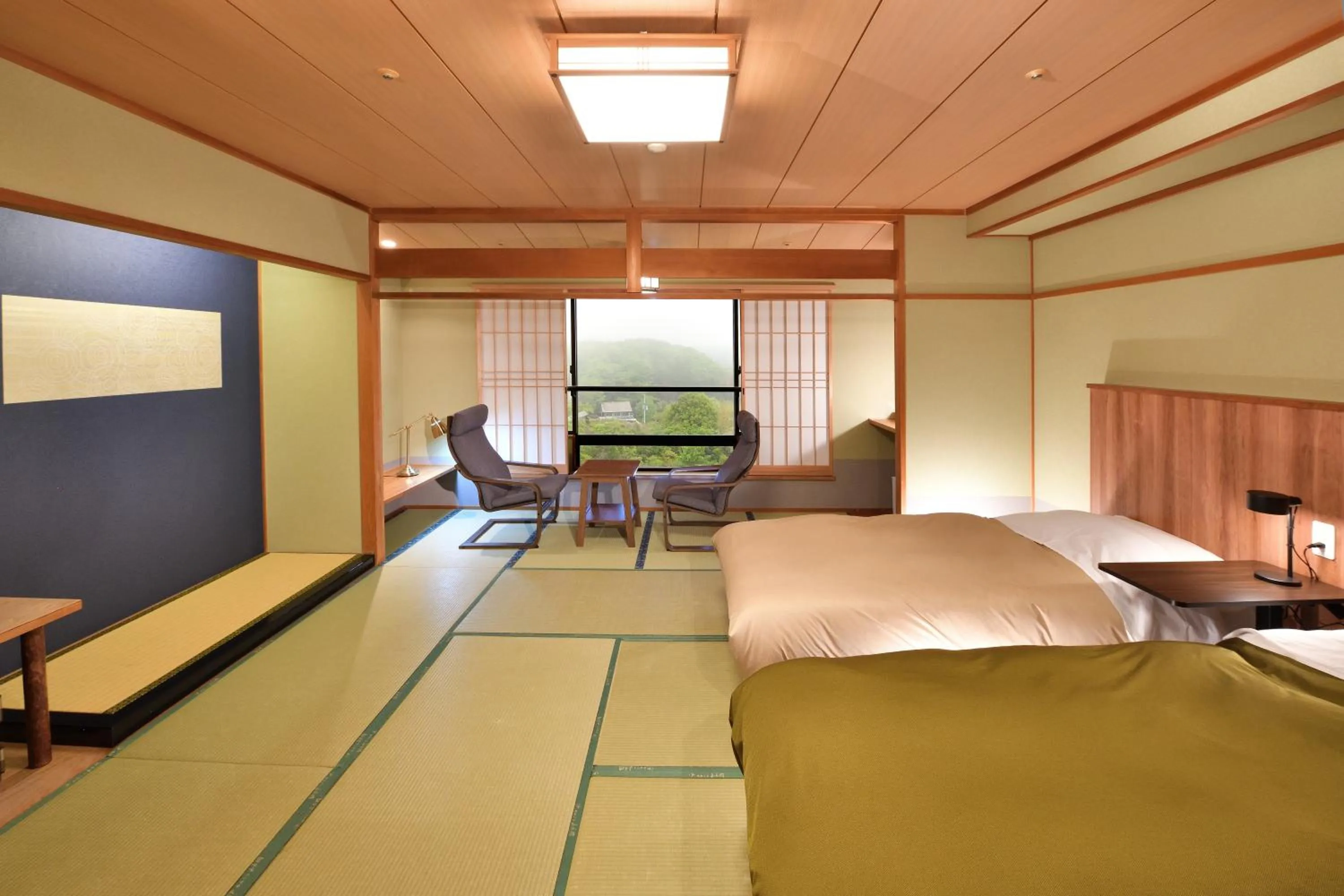 Photo of the whole room, Bed in Yunogo Onsen HOTEL YUNOMORI BISYUNKAKU