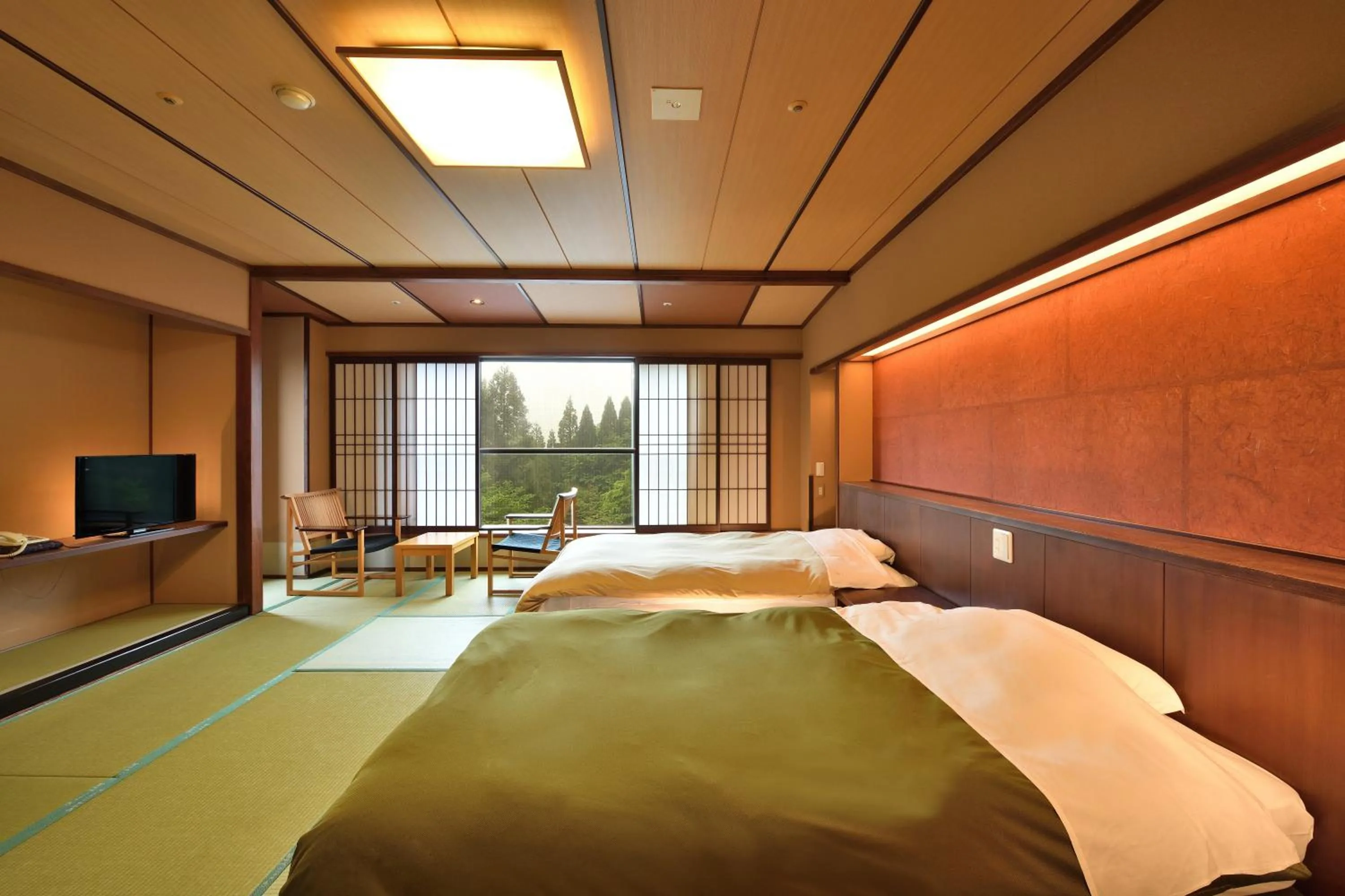 Photo of the whole room, Bed in Yunogo Onsen HOTEL YUNOMORI BISYUNKAKU