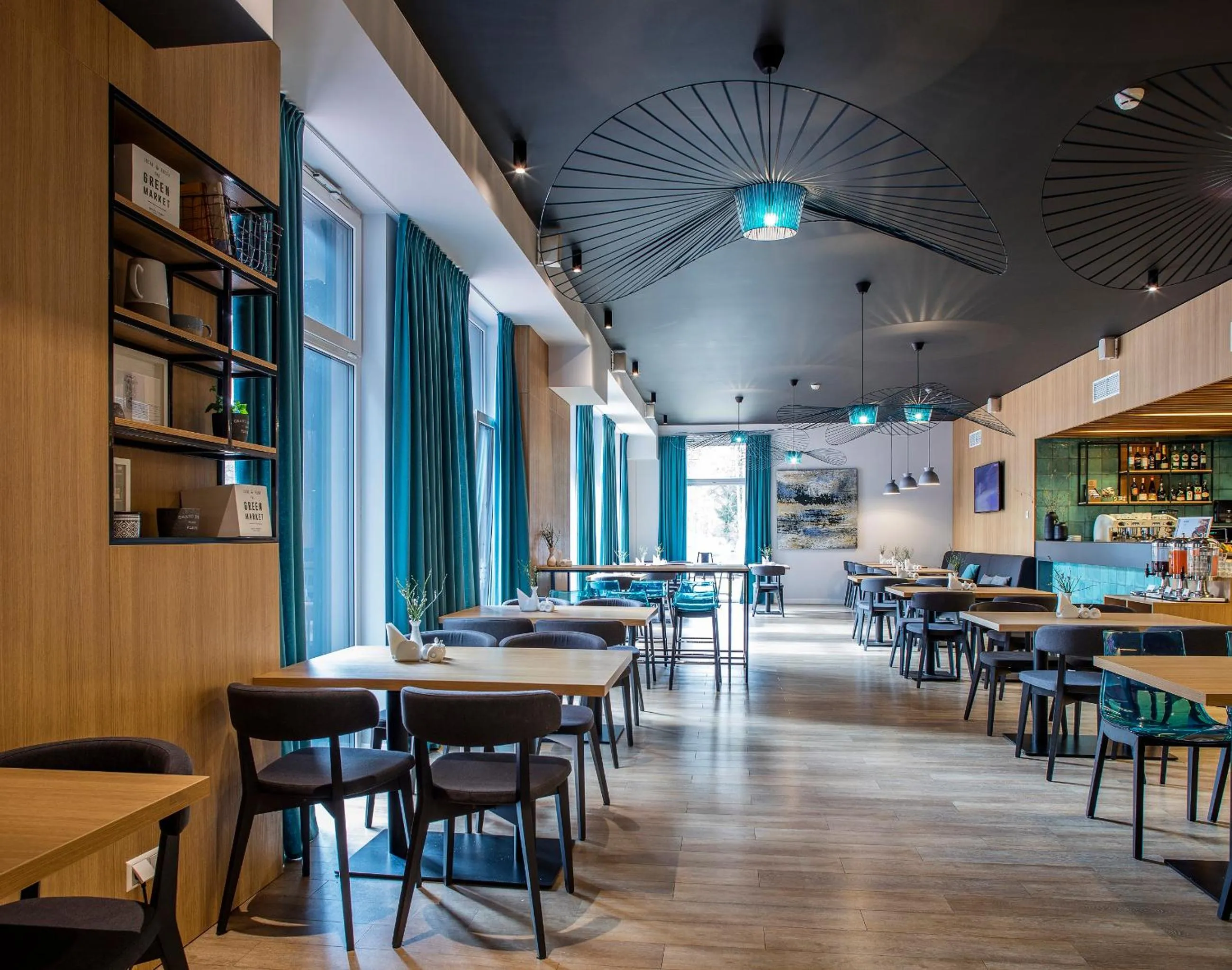 Restaurant/places to eat in UPA Medical SPA