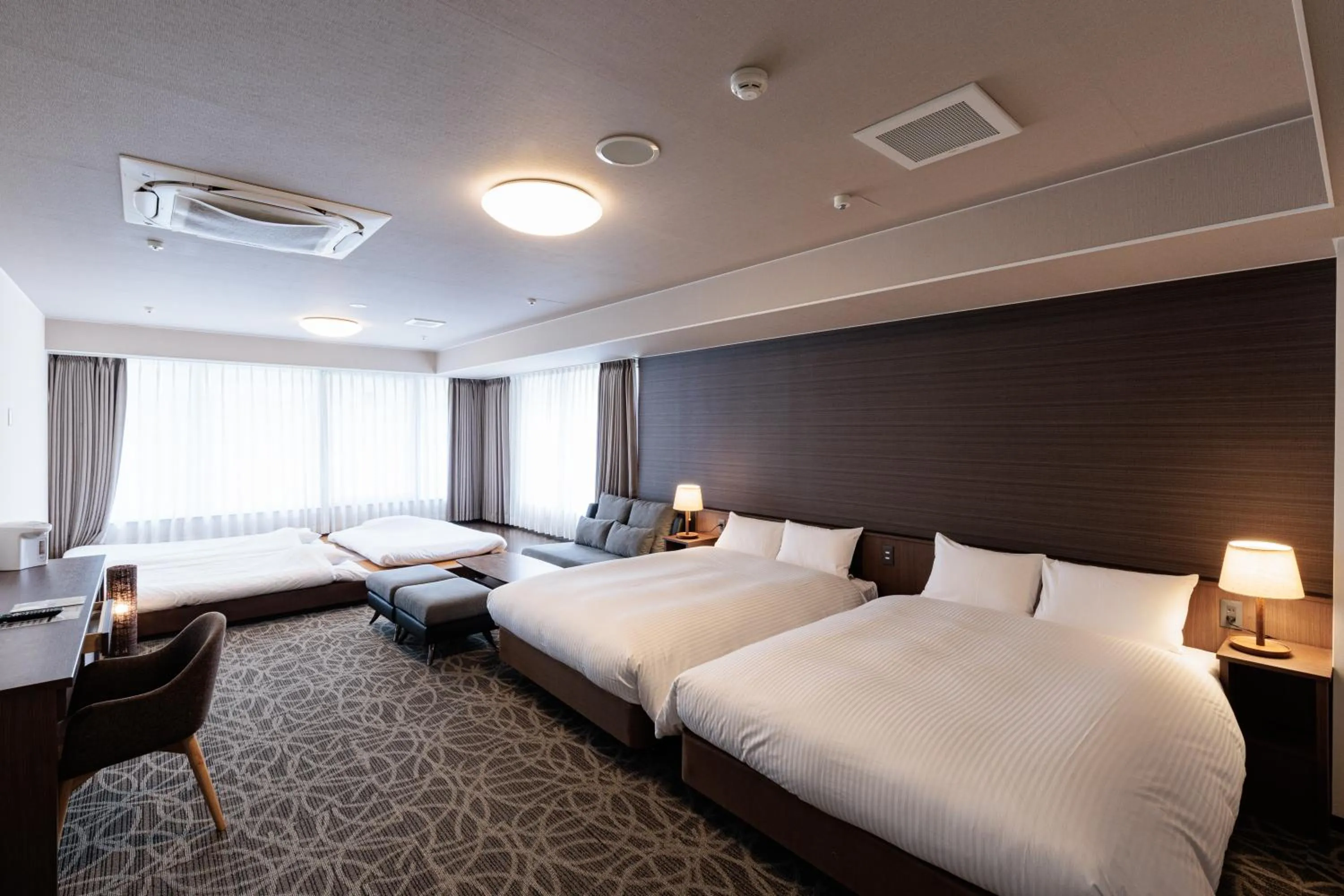 Photo of the whole room, Bed in Hotel Silk Tree Nagoya