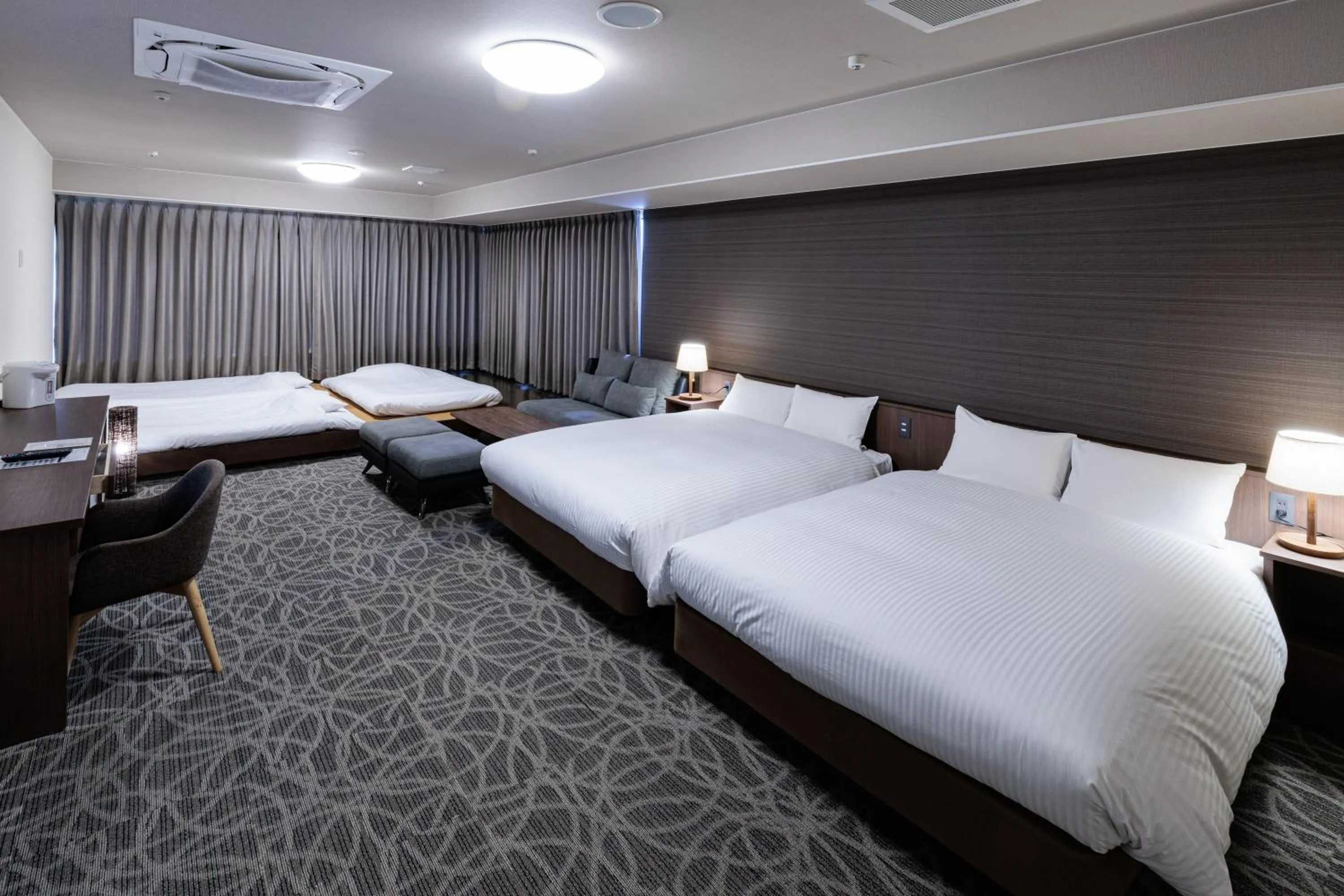 Photo of the whole room, Bed in Hotel Silk Tree Nagoya
