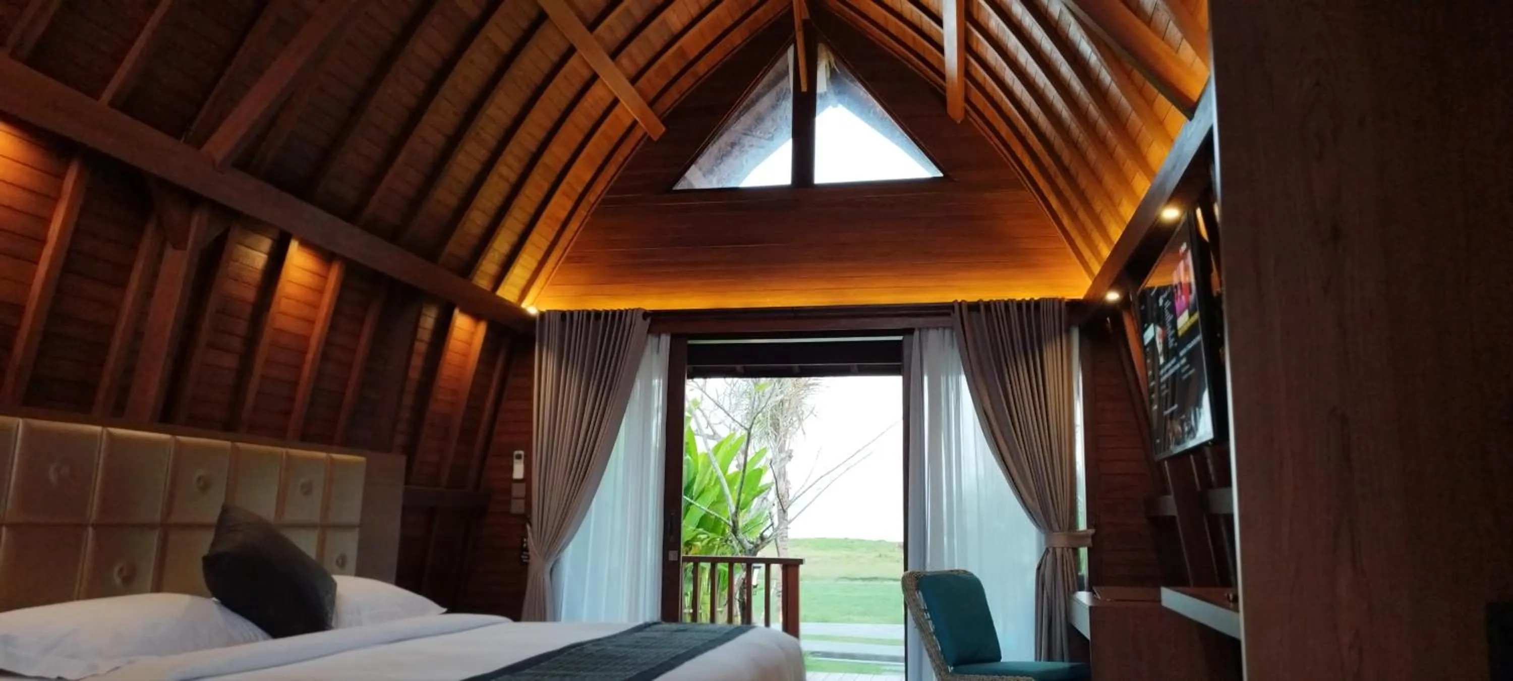 Bed in Kori Maharani Villas & Resort