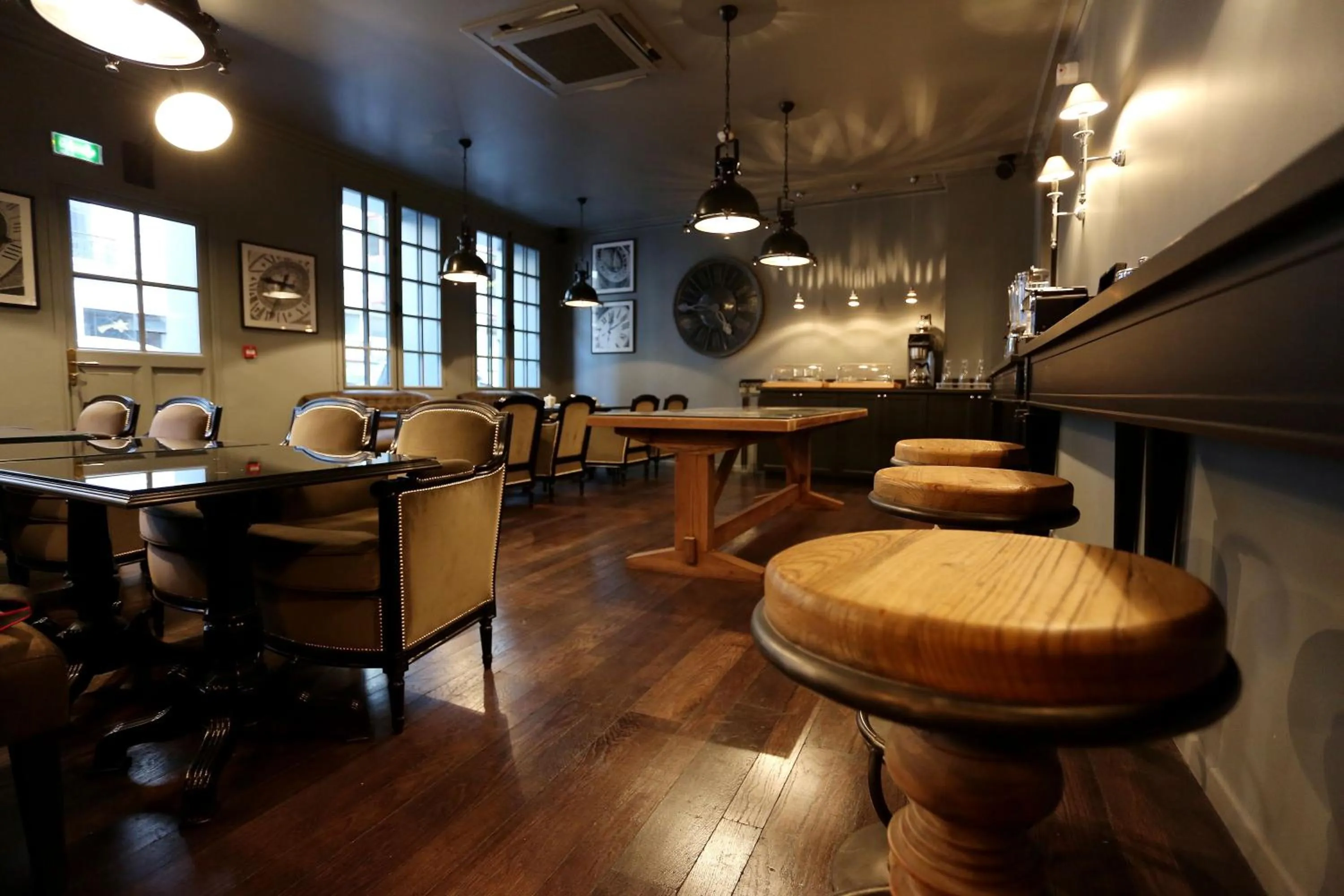 Kitchen or kitchenette in Hotel Saint-Louis Pigalle