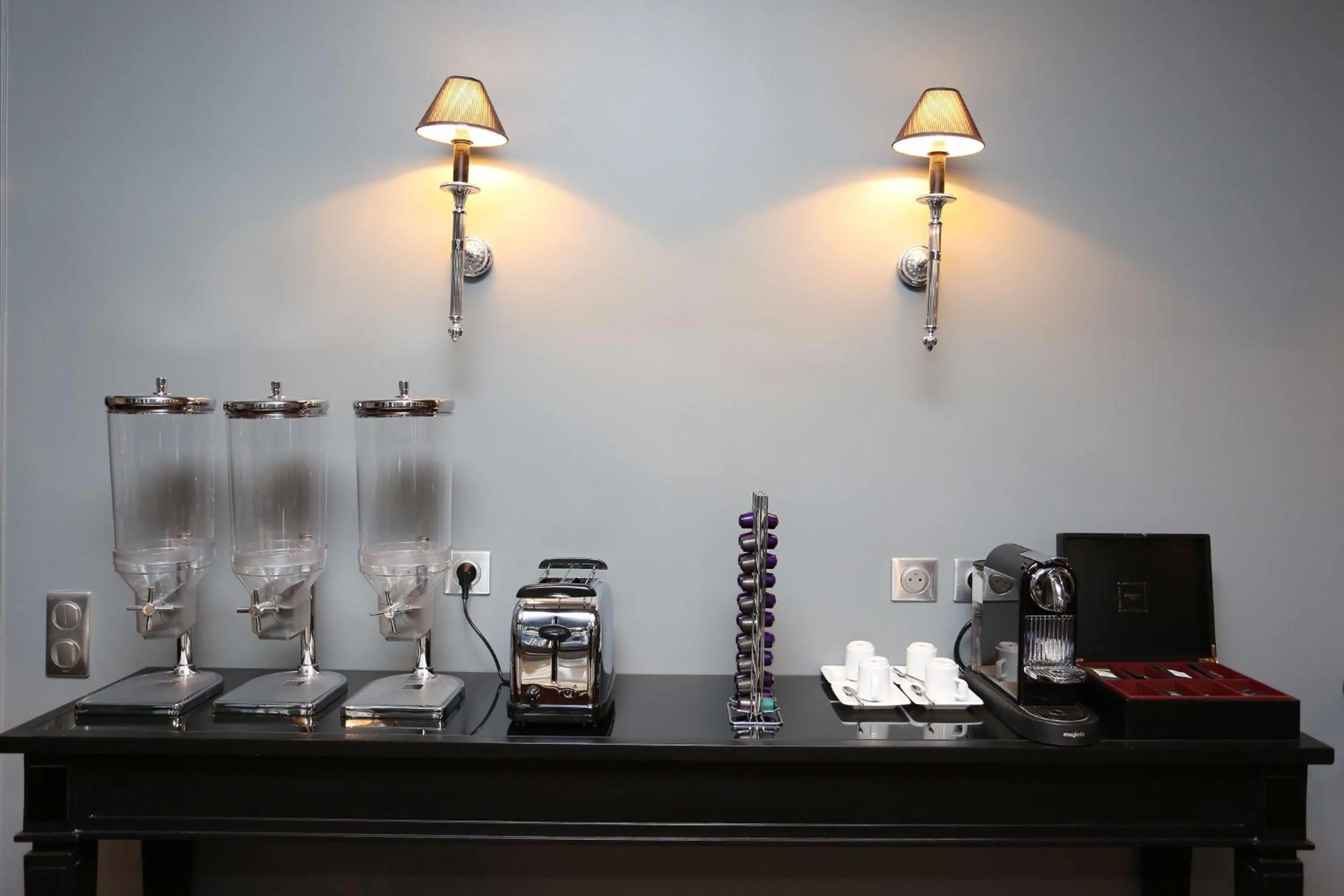 Lounge or bar in Hotel Saint-Louis Pigalle