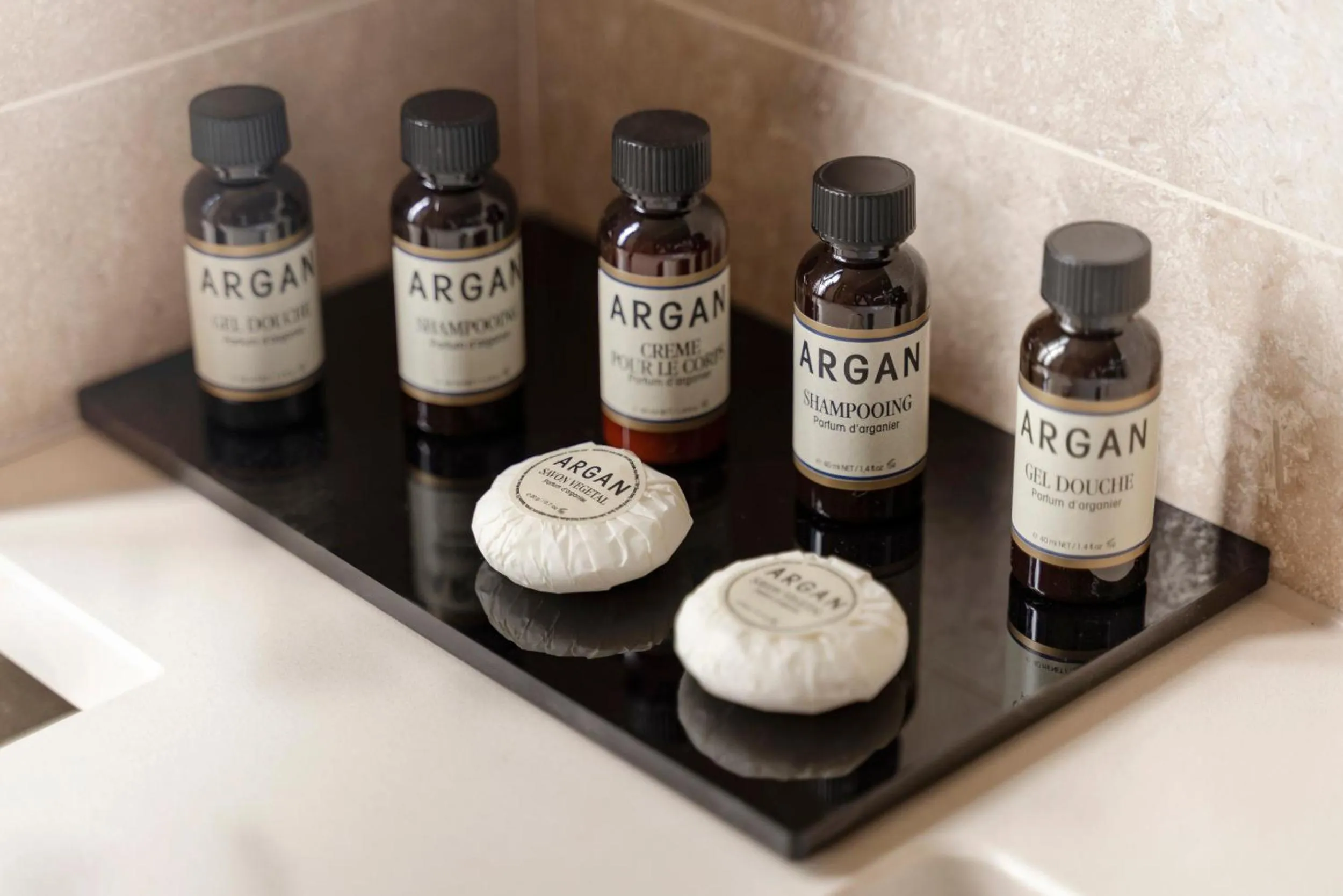 Bathroom in Hotel Saint-Louis Pigalle