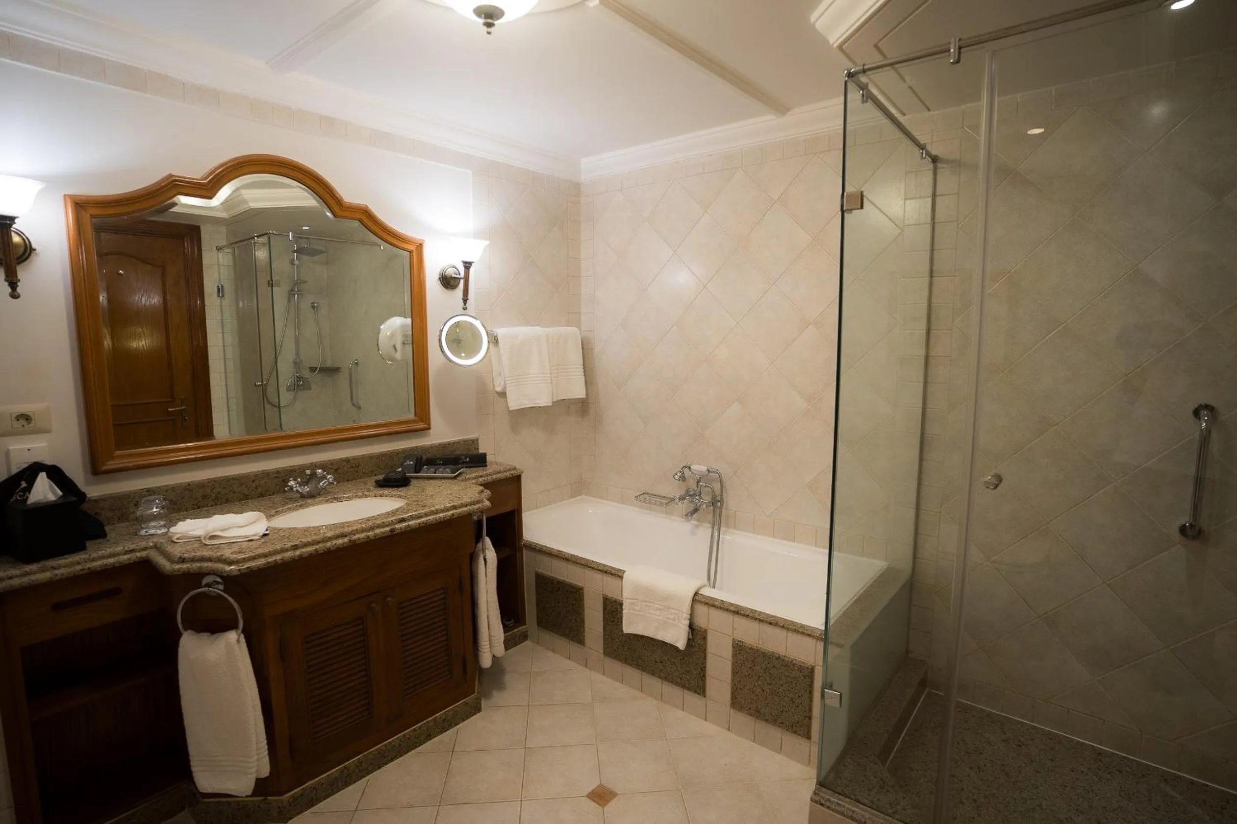 Shower in The Cascades Golf Resort, Spa & Thalasso