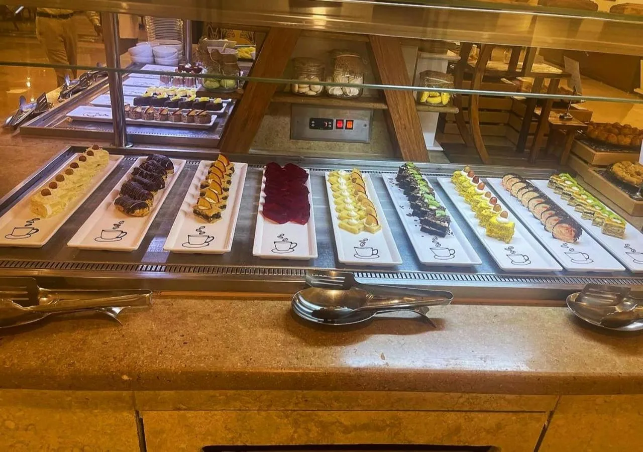 Food in Steigenberger Resort Achti