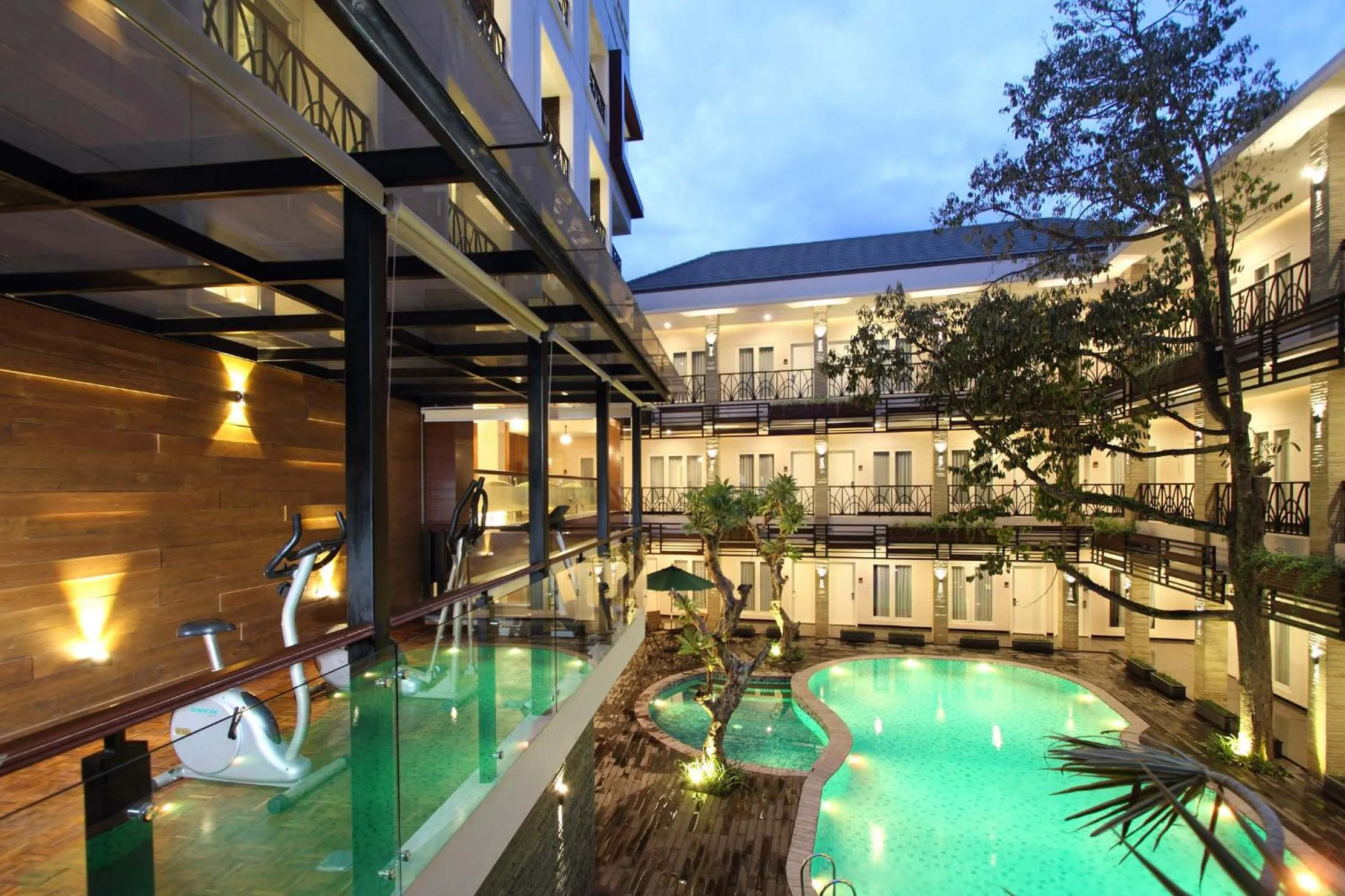 Swimming pool in Gets Hotel