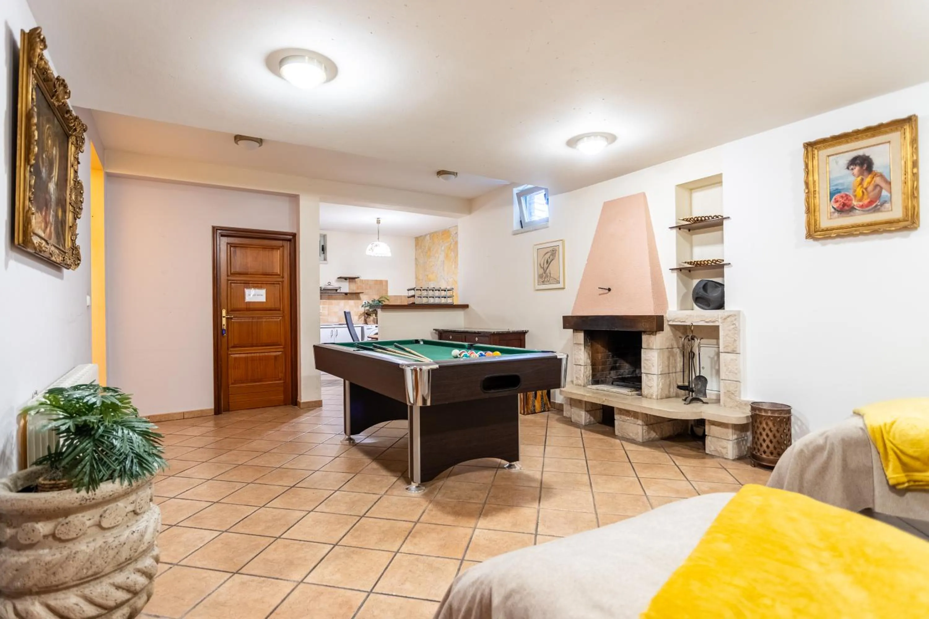 Billiard in Villa Violeta with the sea view, 3 min walk to the beach