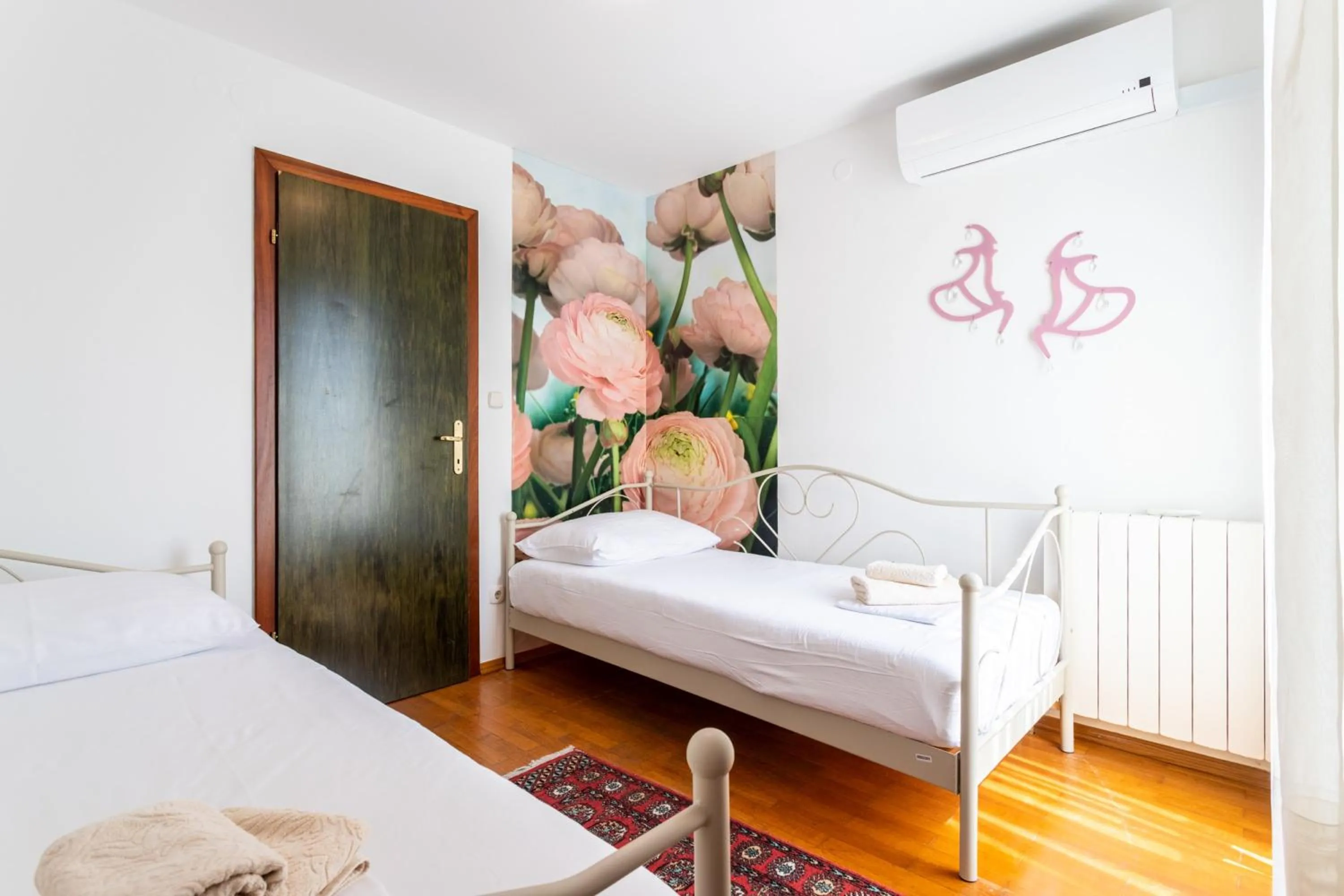 Bedroom, Bed in Villa Violeta with the sea view, 3 min walk to the beach