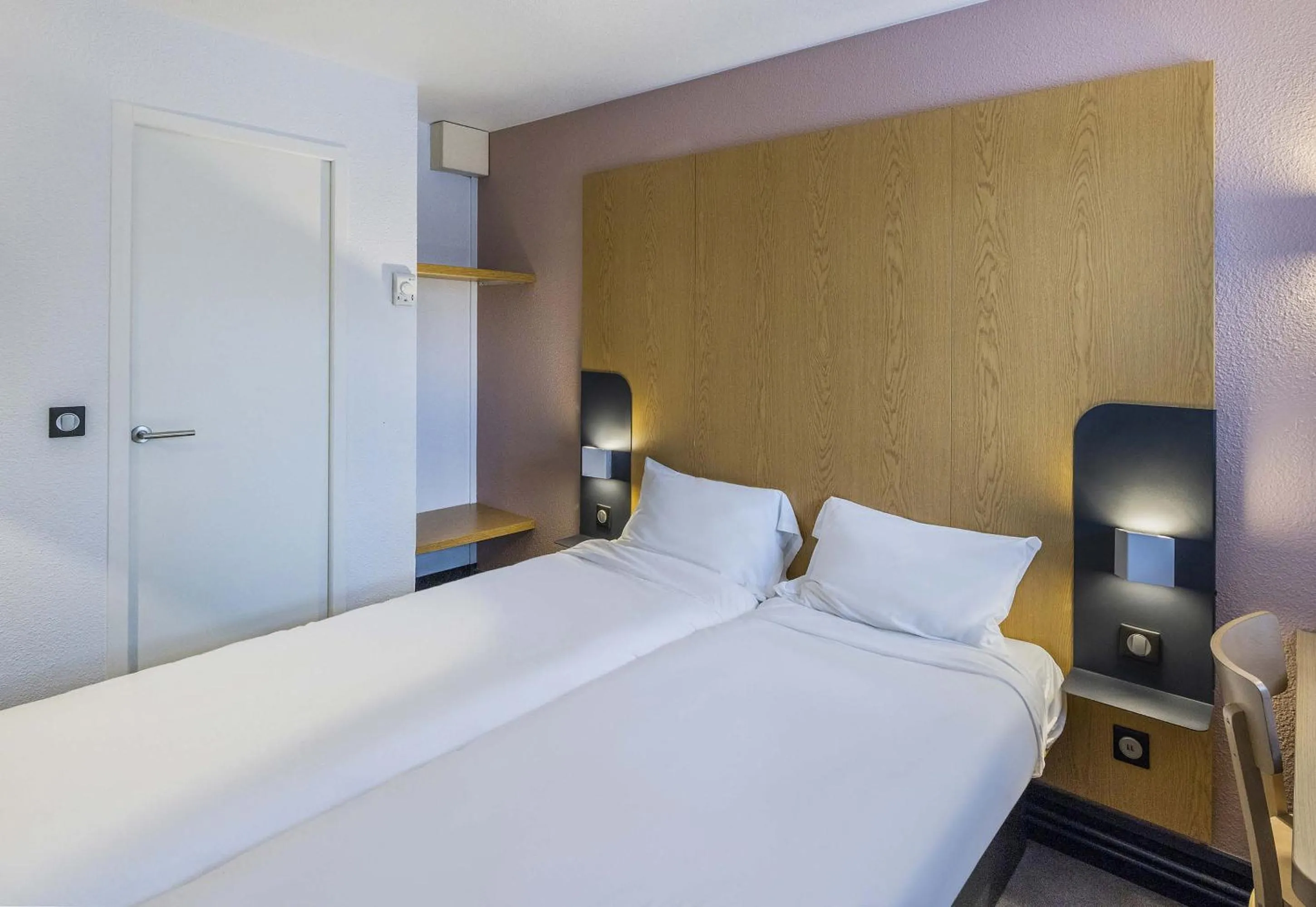 Bedroom, Bed in B&B HOTEL Perpignan Sud Porte d'Espagne