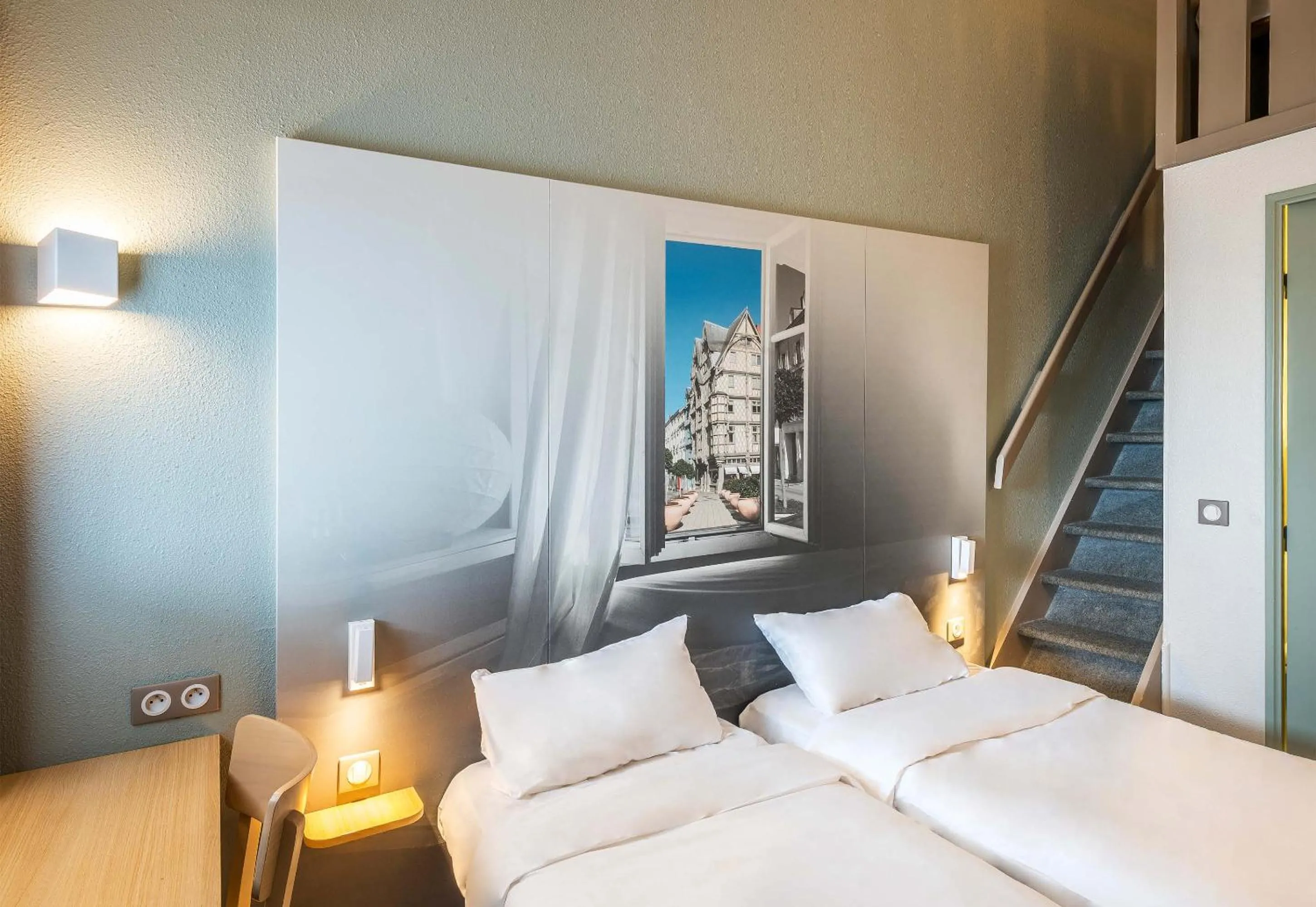 Bedroom, Bed in B&B HOTEL Angers 1 Beaucouzé