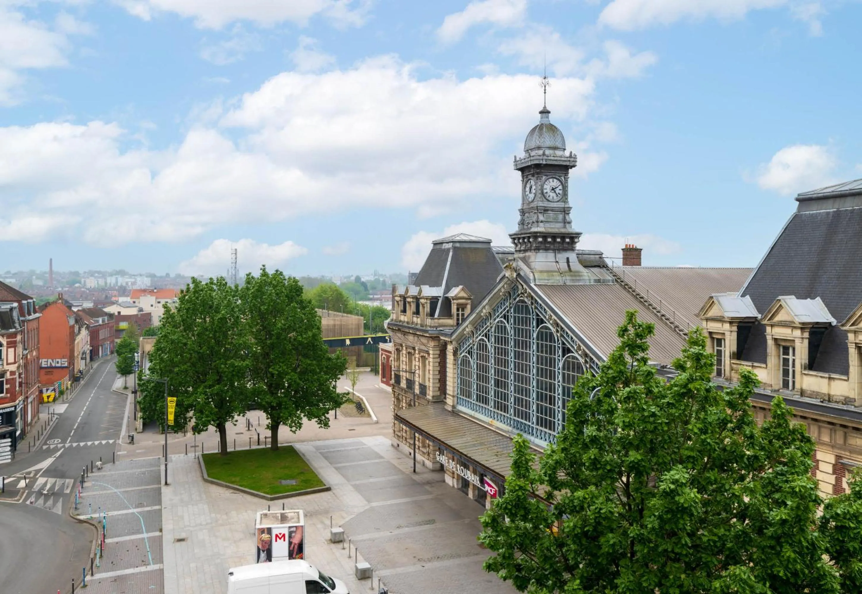 Street view in B&B HOTEL Lille Roubaix Campus Gare