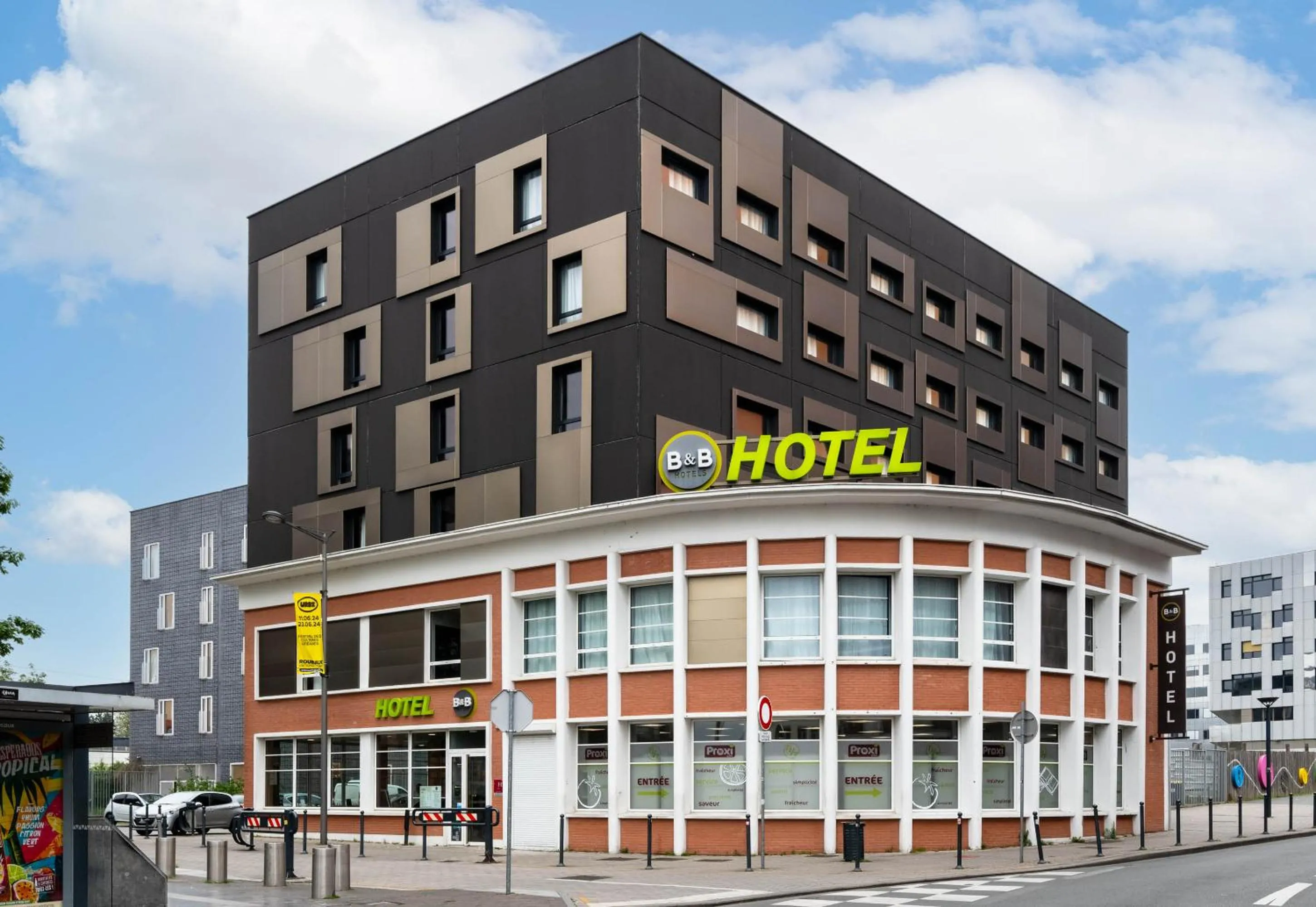 Property building in B&B HOTEL Lille Roubaix Campus Gare