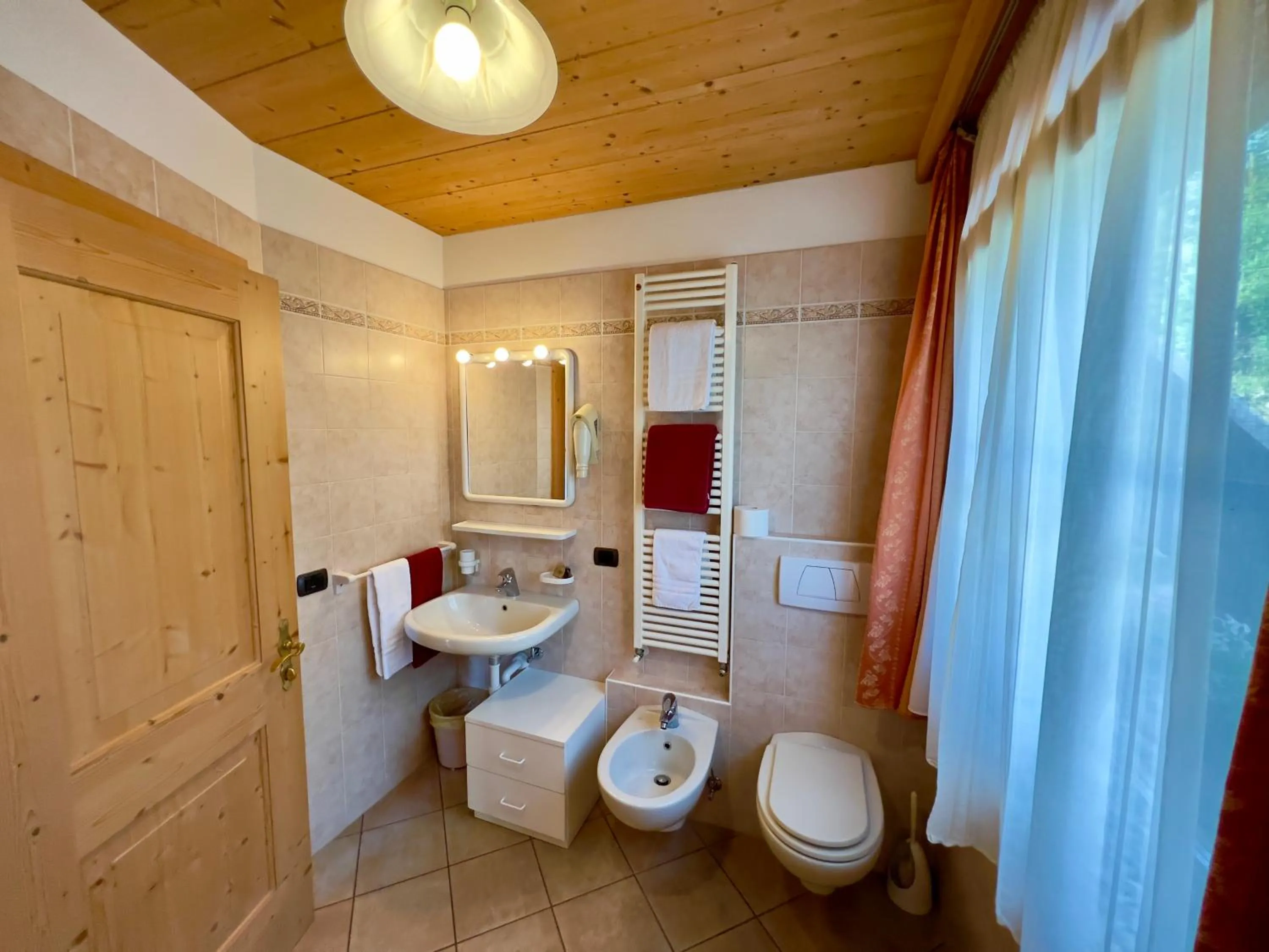 Shower in Bait Ables