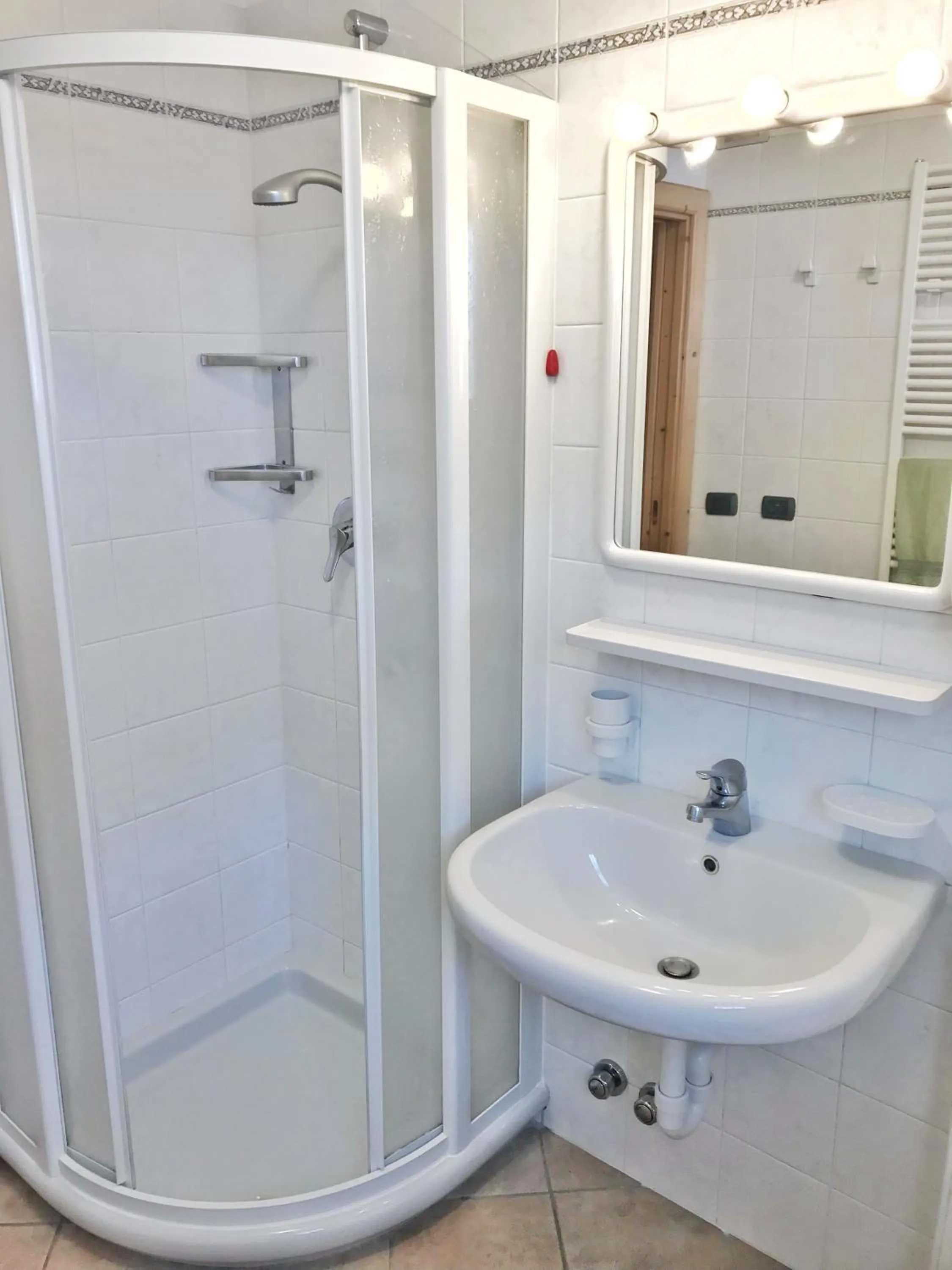 Shower in Bait Ables