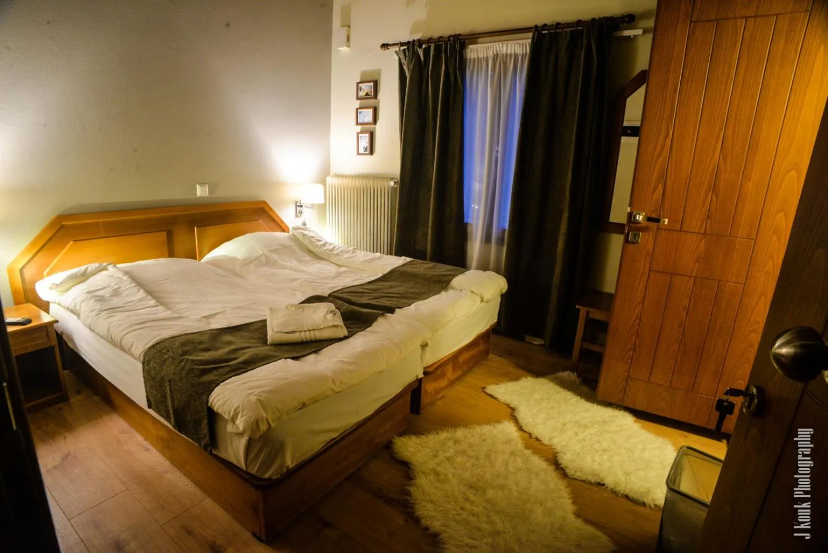 Photo of the whole room, Bed in Naoussa Mountain Resort