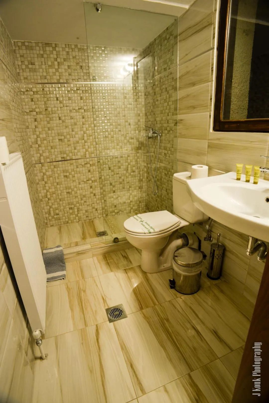 Bathroom in Naoussa Mountain Resort