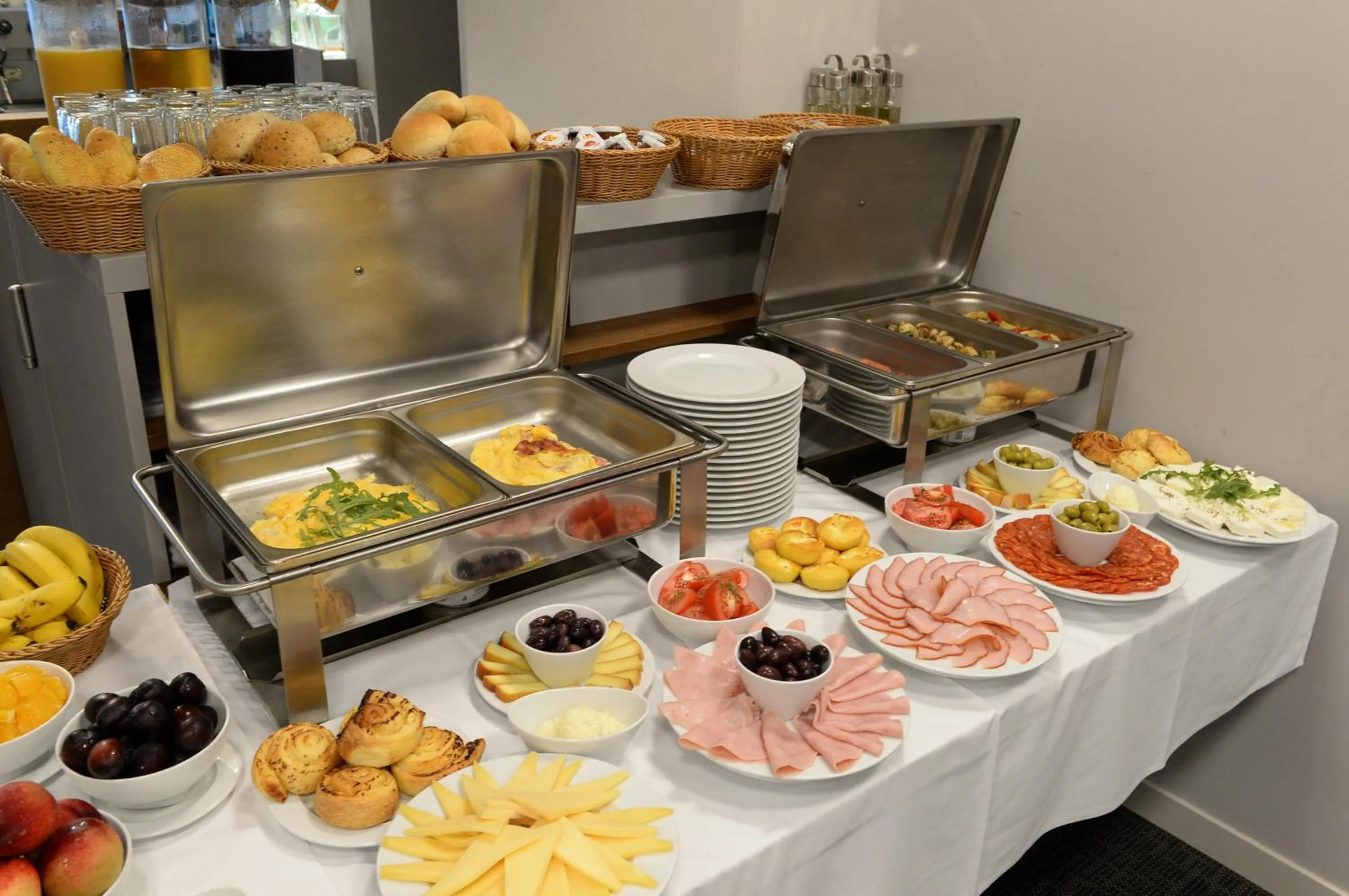 Buffet breakfast in Hotel Orasac Garni