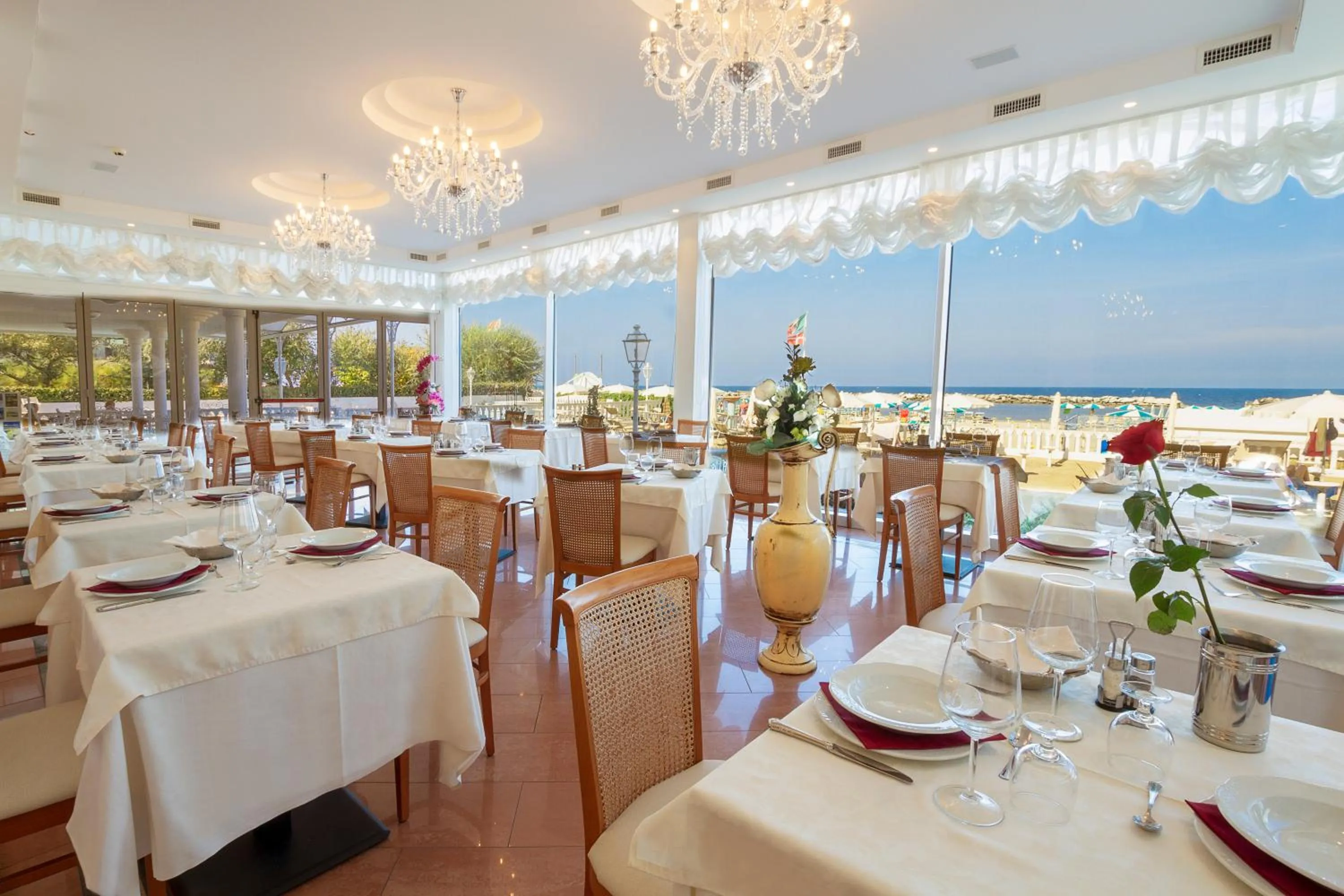 Restaurant/places to eat in Hotel Rosa Maria Elite