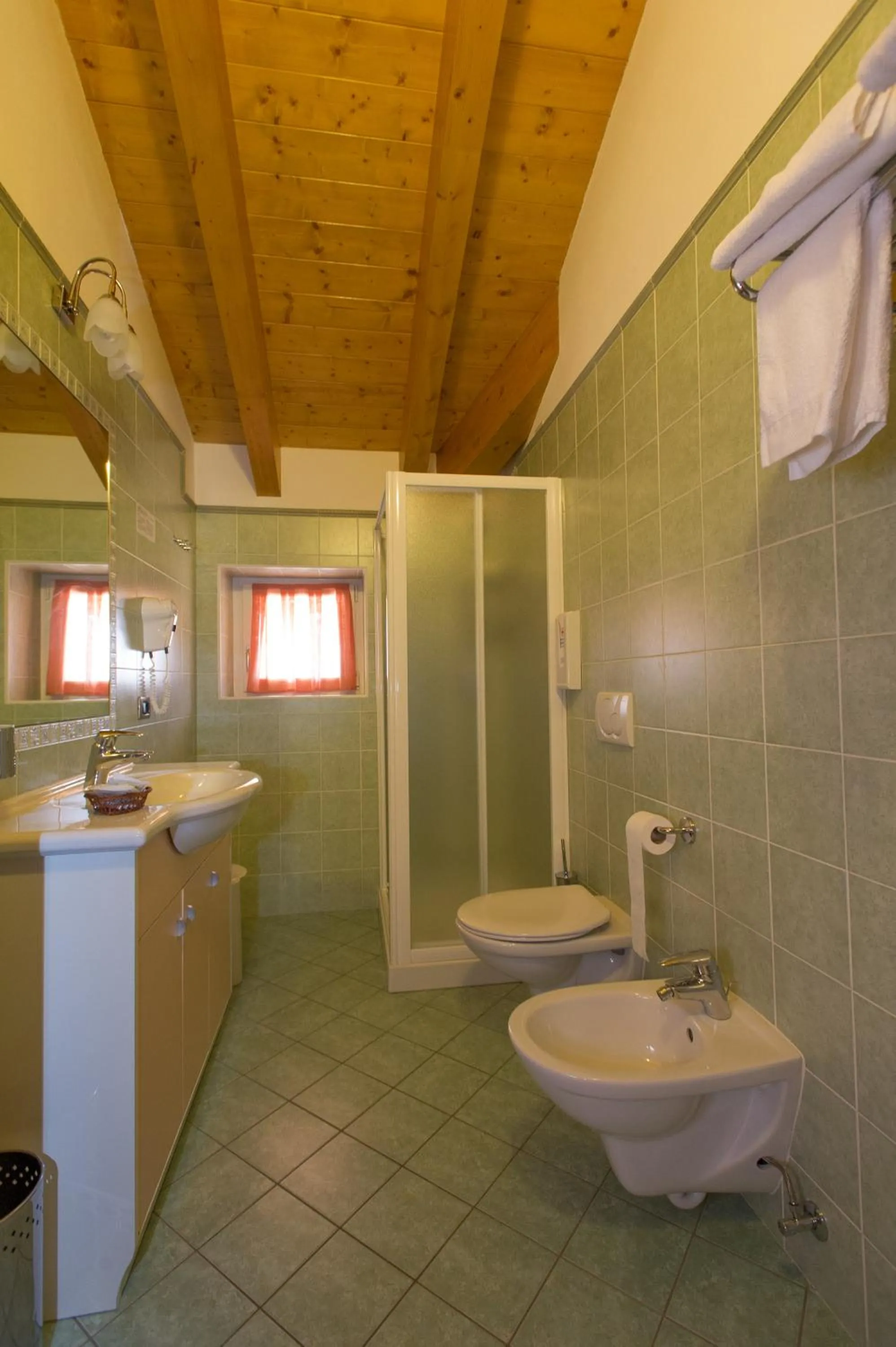 Shower in Hotel Bezzi