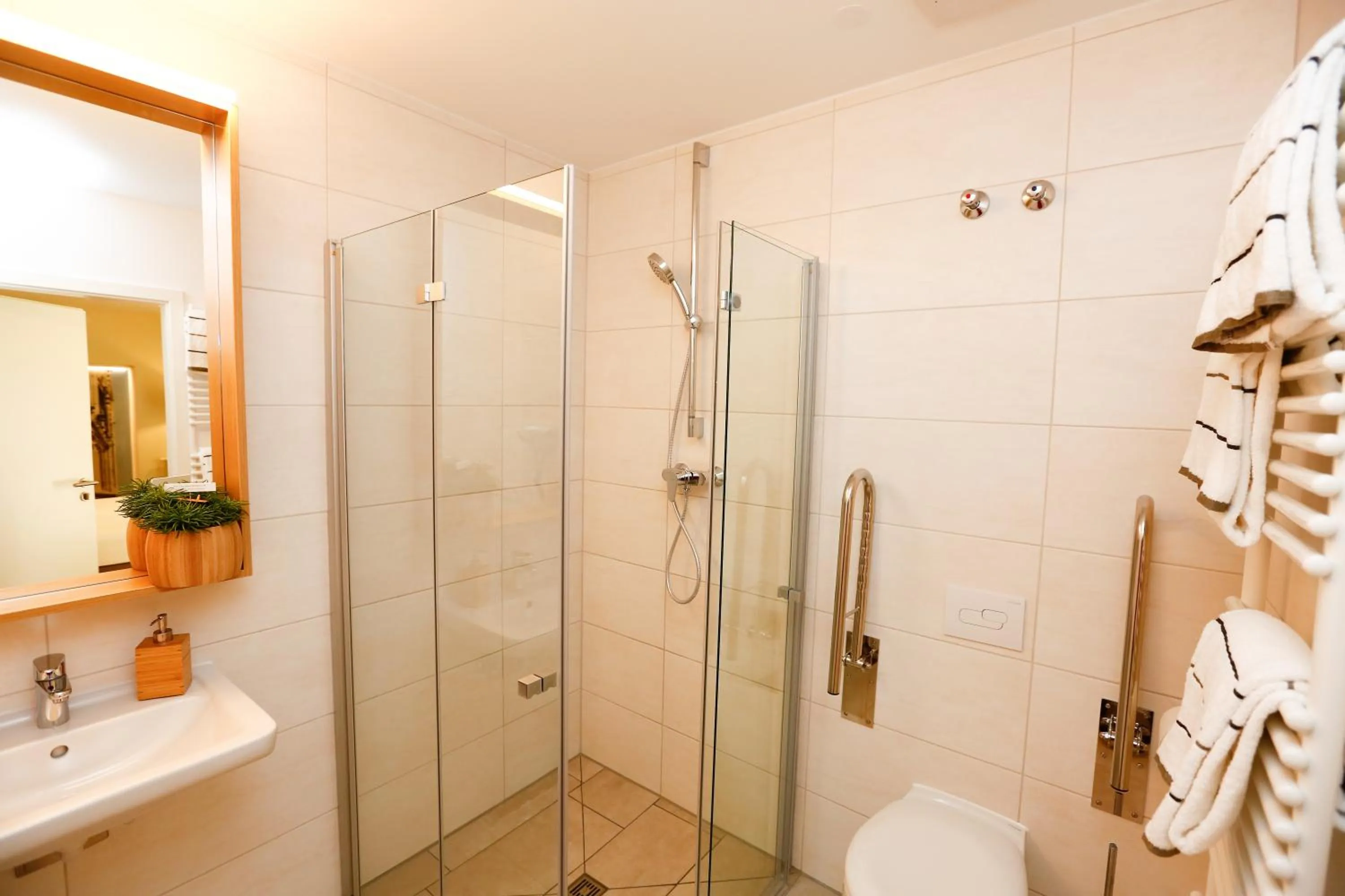 Photo of the whole room in Hotel am Peterstor