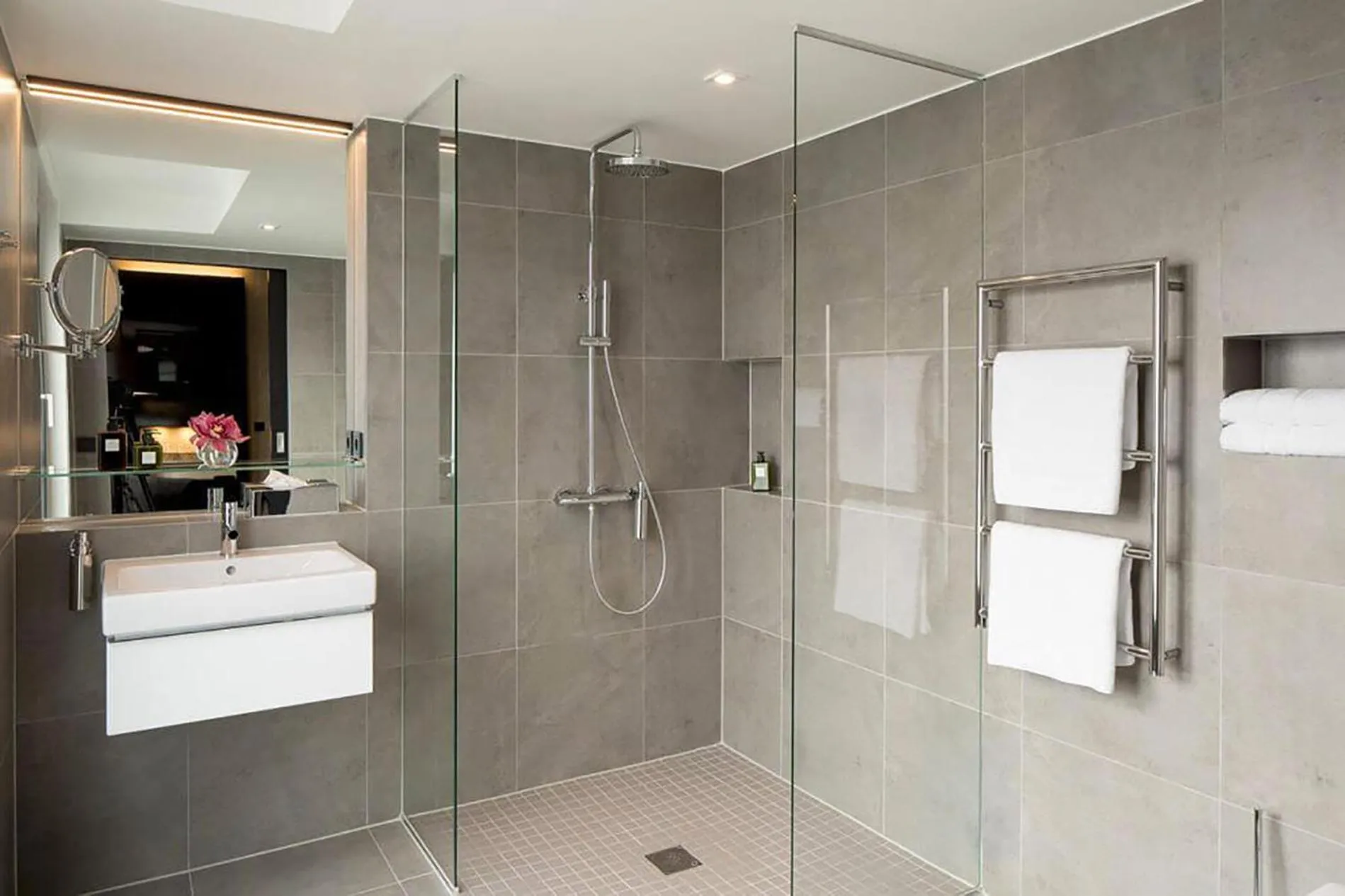 Shower in Hotel ZOE by AMANO