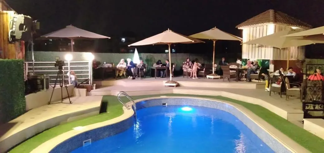 Swimming pool in Hor Moheb Hotel