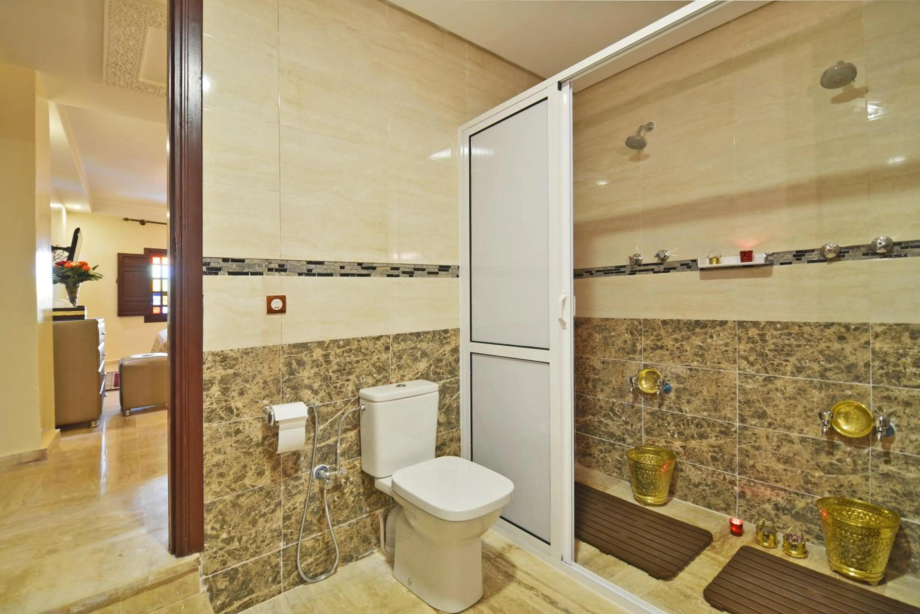 Bathroom in BLUE SKY Hôtel