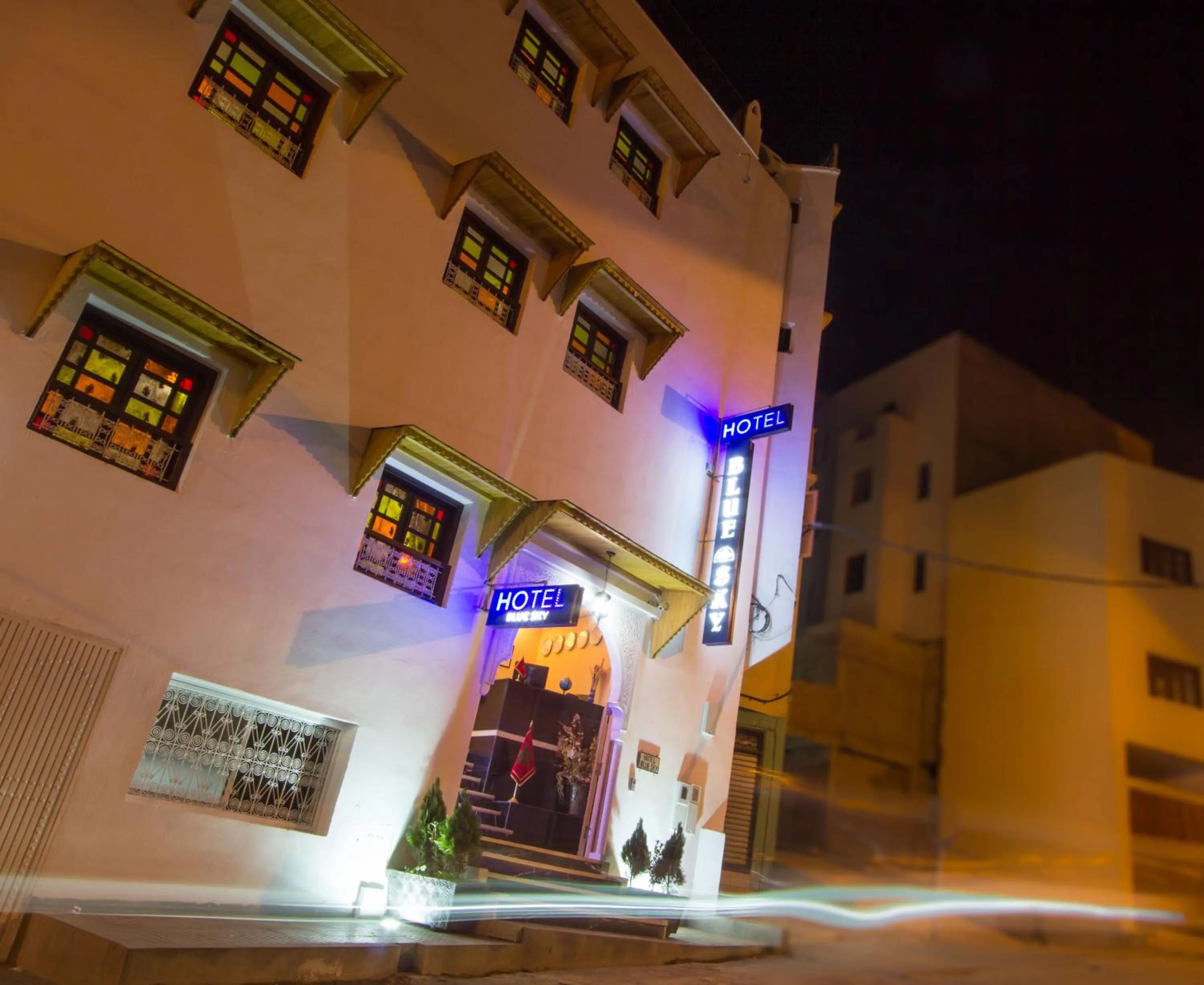 Facade/entrance in BLUE SKY Hôtel