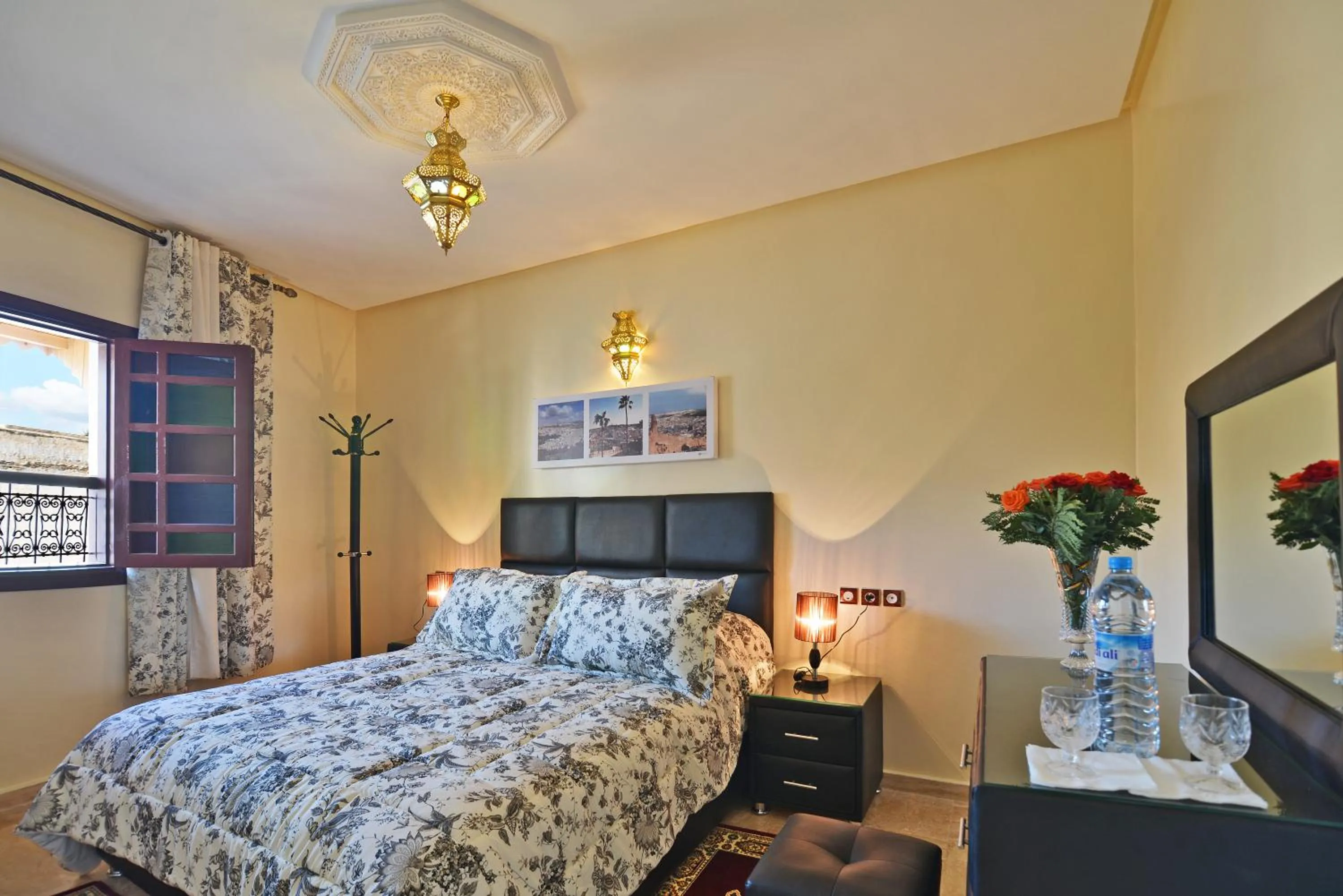 Photo of the whole room, Bed in BLUE SKY Hôtel