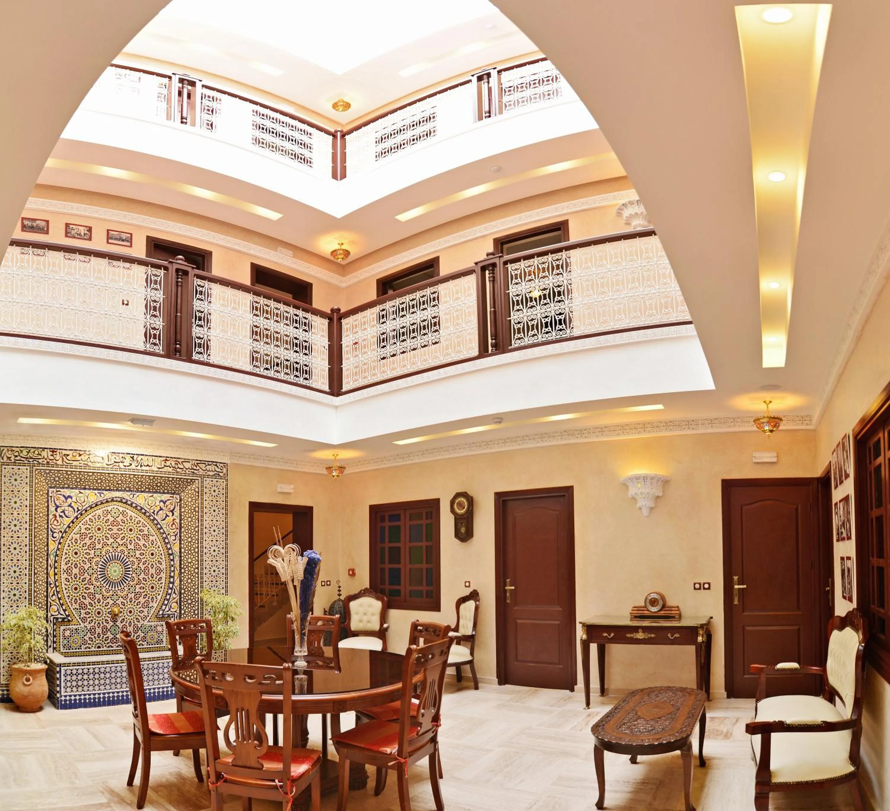 Decorative detail in BLUE SKY Hôtel