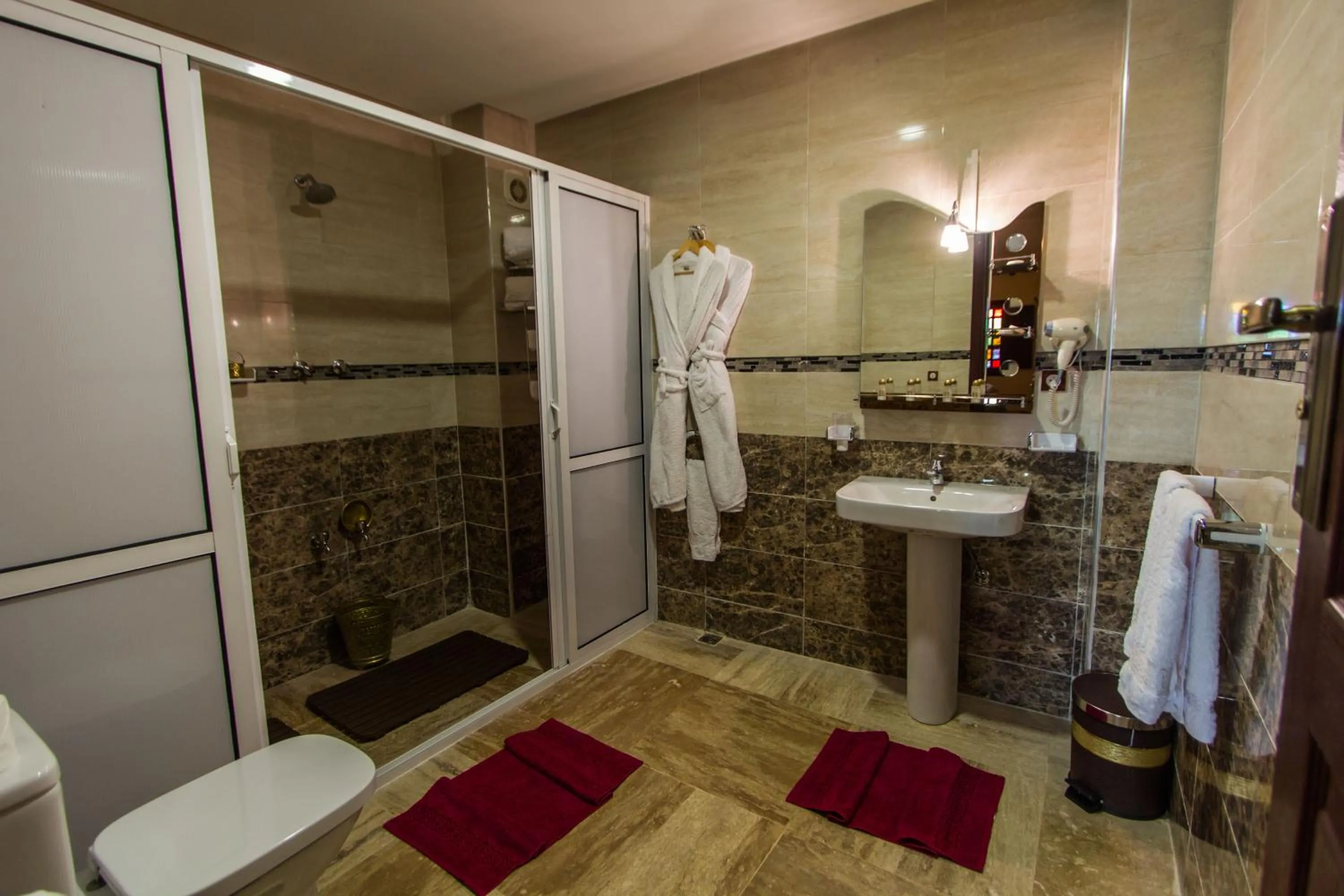 Bathroom in BLUE SKY Hôtel