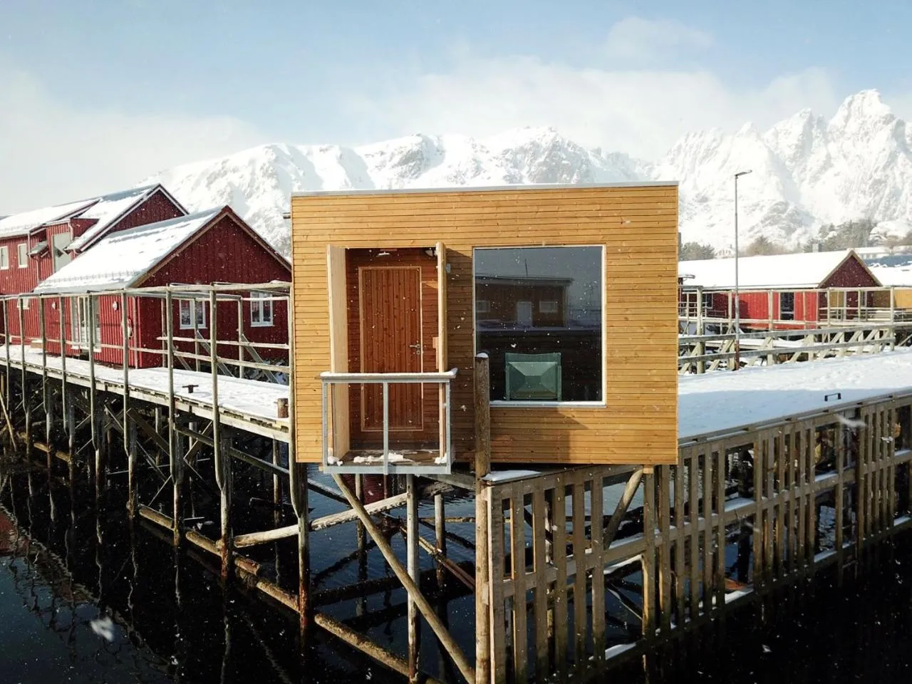 Area and facilities in Hattvika Lodge