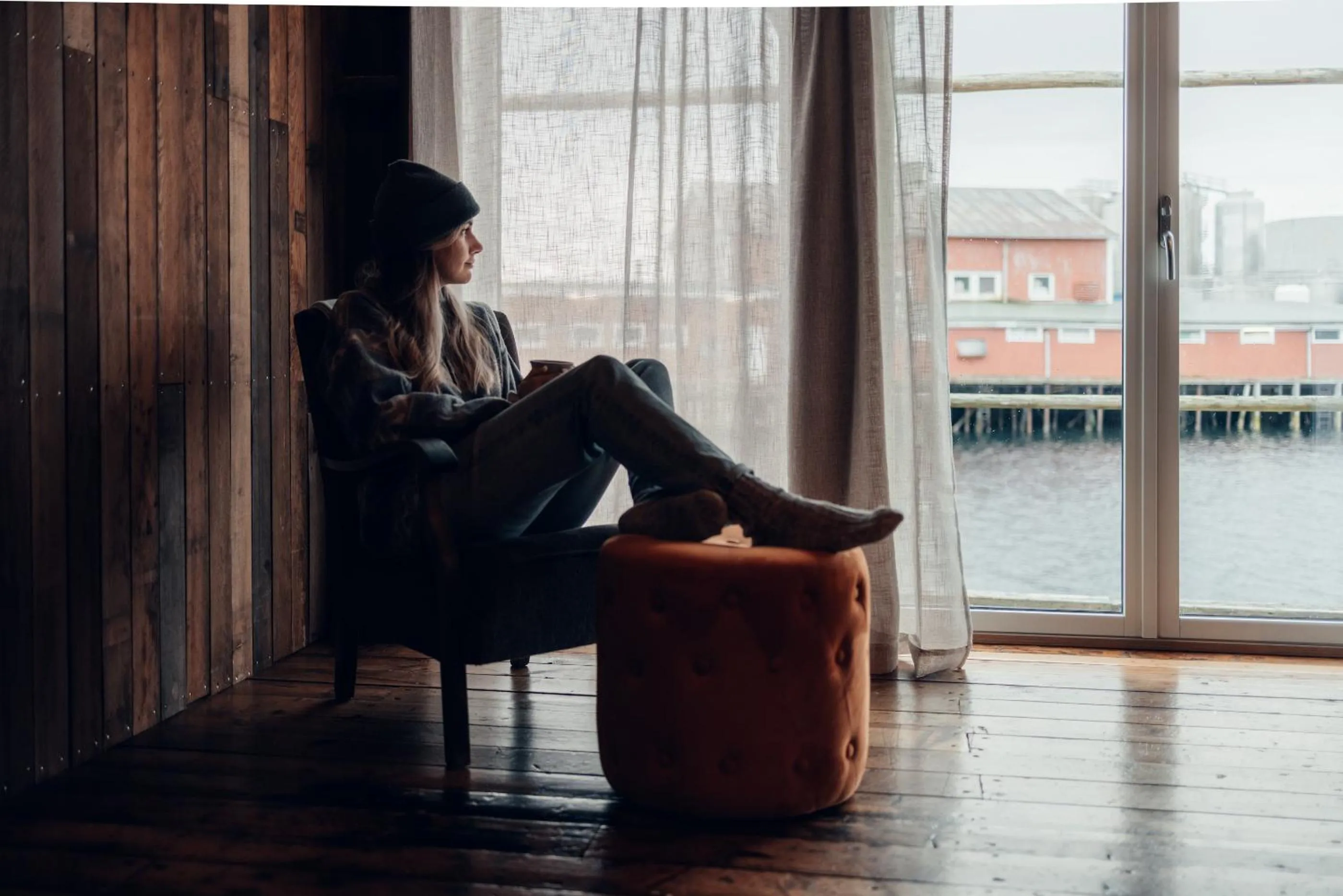Seating area in Hattvika Lodge